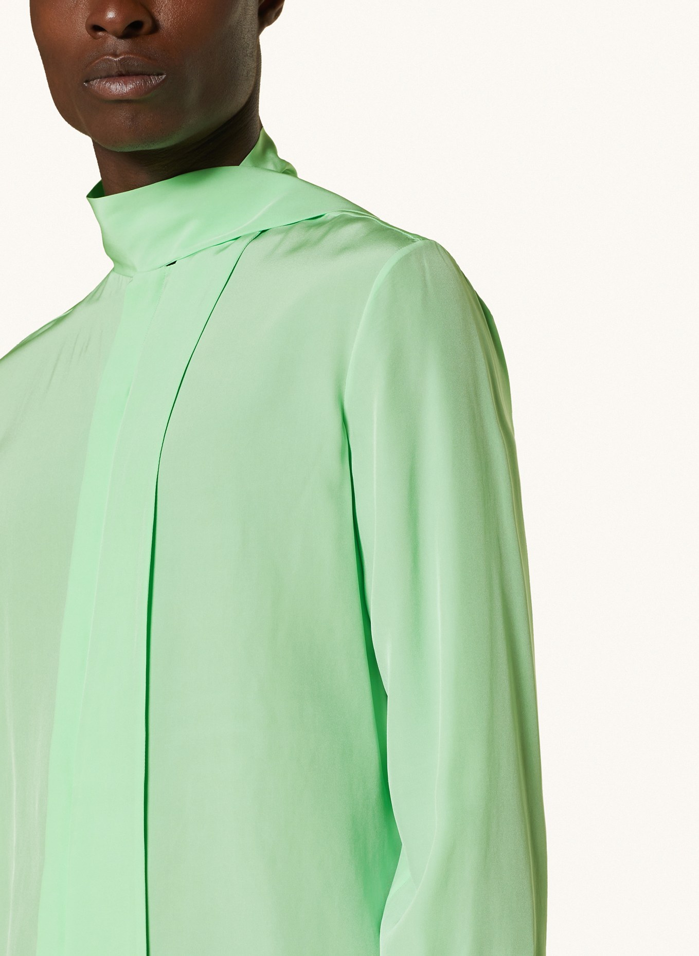 VALENTINO Silk shirt slim fit with bow, Color: YEG ICE MINT (Image 4)