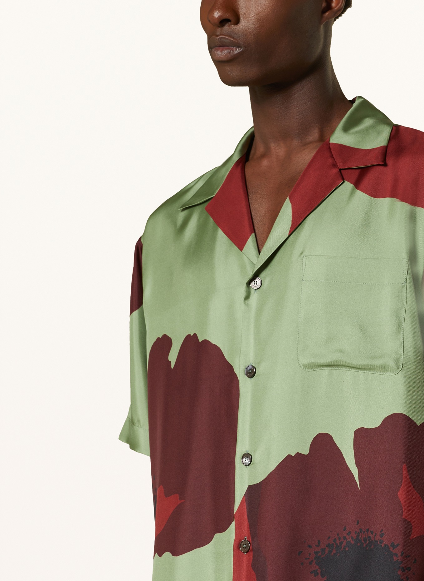 VALENTINO Resort shirt comfort fit in silk, Color: OLIVE/ DARK RED (Image 4)