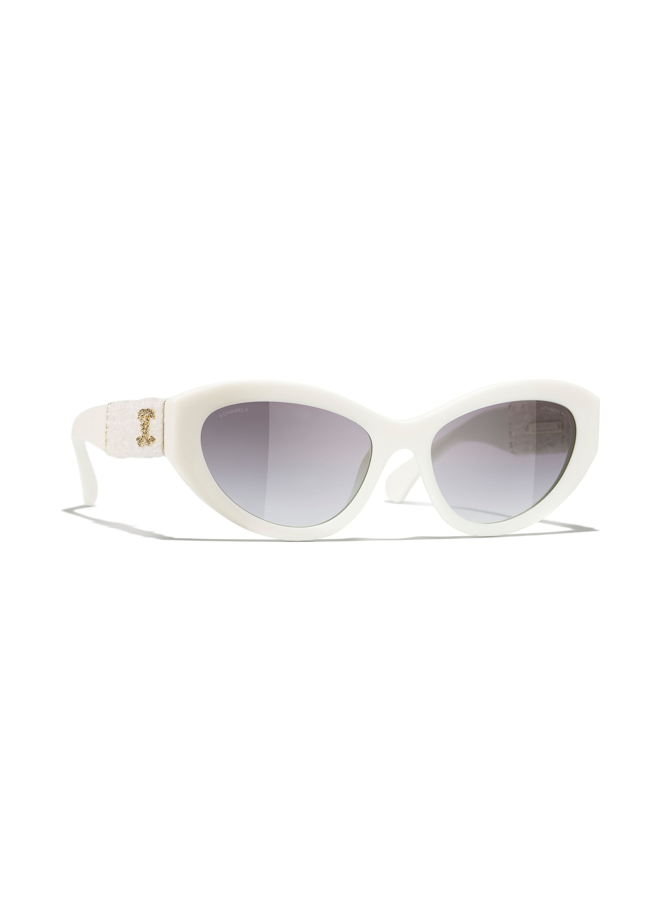 CHANEL Cat-eye shaped sunglasses, Color: 1255S6 - WHITE/ GRAY GRADIENT (Image 1)
