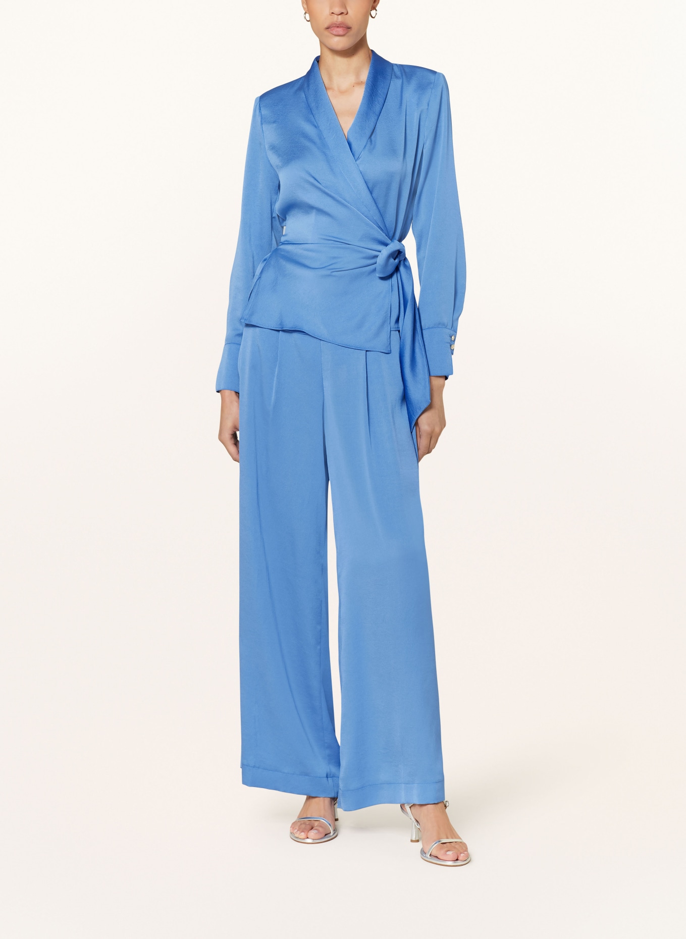 RIANI Wrap blouse in satin, Color: LIGHT BLUE (Image 2)