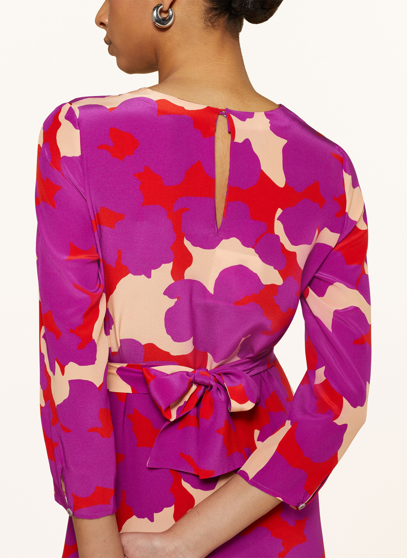 ROSSO35 Sukienka kopertowa z jedwabiu z rękawami 3/4, Kolor: FUKSJA/ LILA/ JASNOPOMARAŃCZOWY (Obrazek 5)