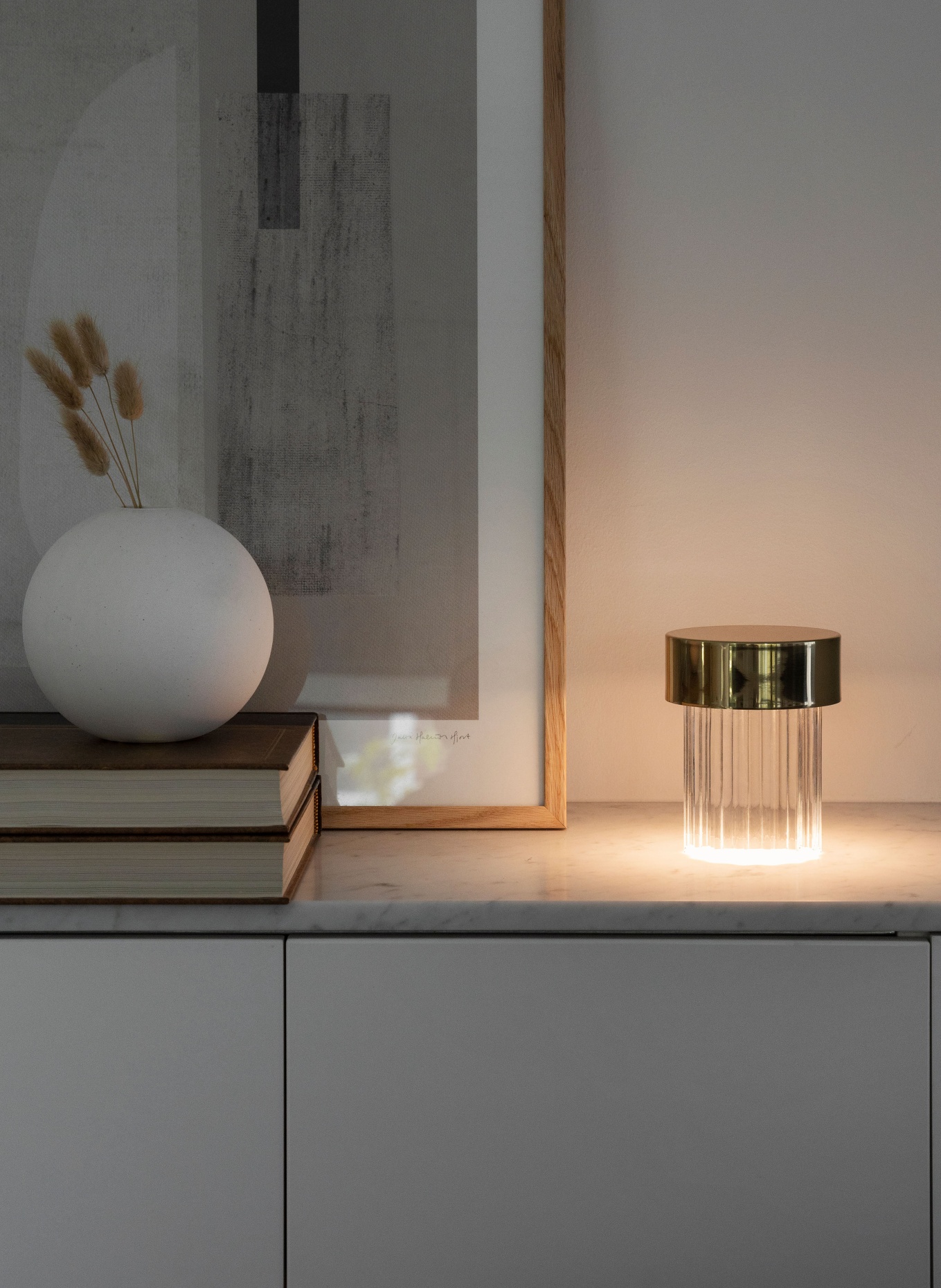 FLOS Tischleuchte LAST ORDER FLUTED: WEISS / GOLD