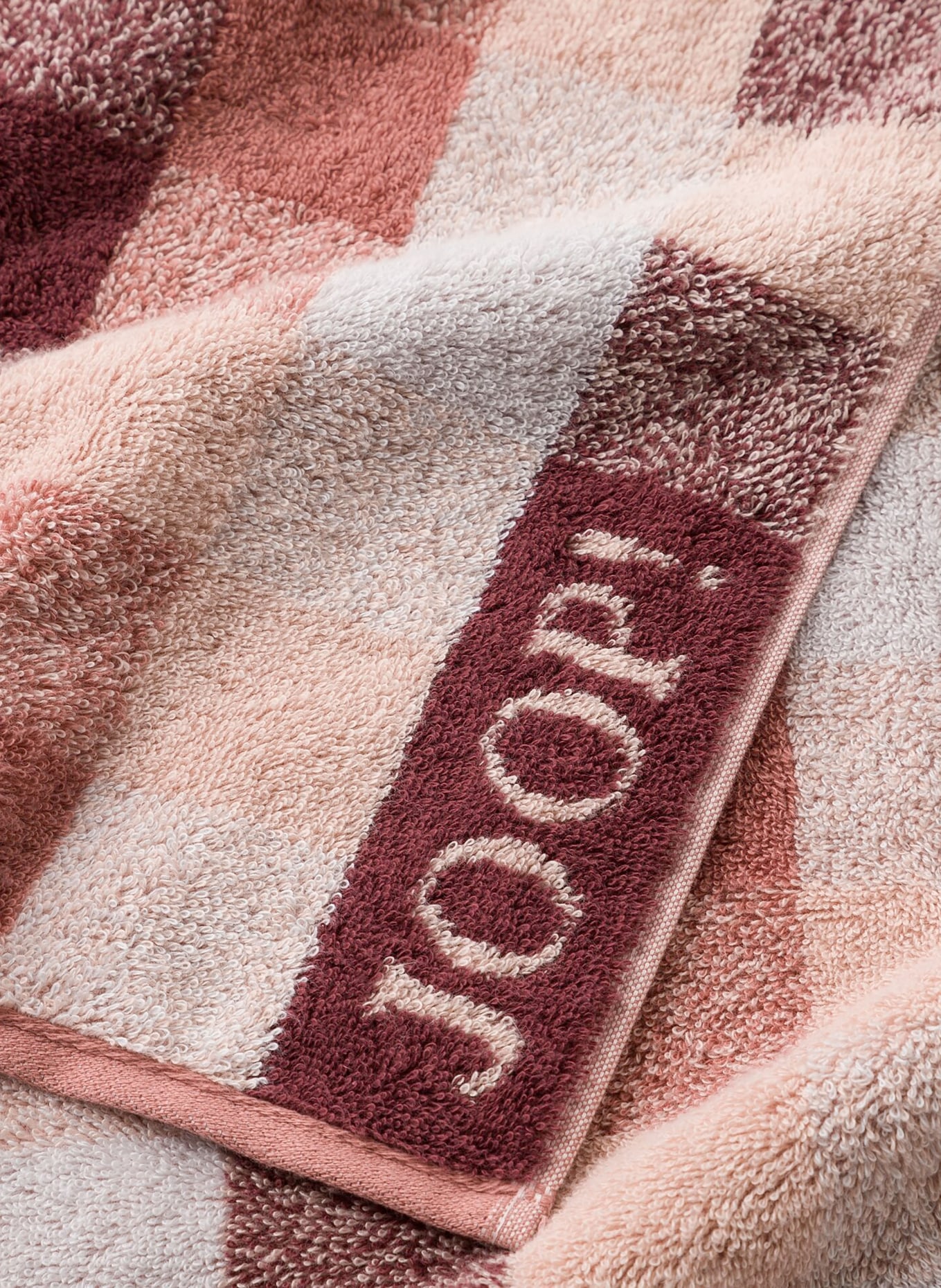 JOOP! Towel VIBE: DARK RED / LIGHT RED
