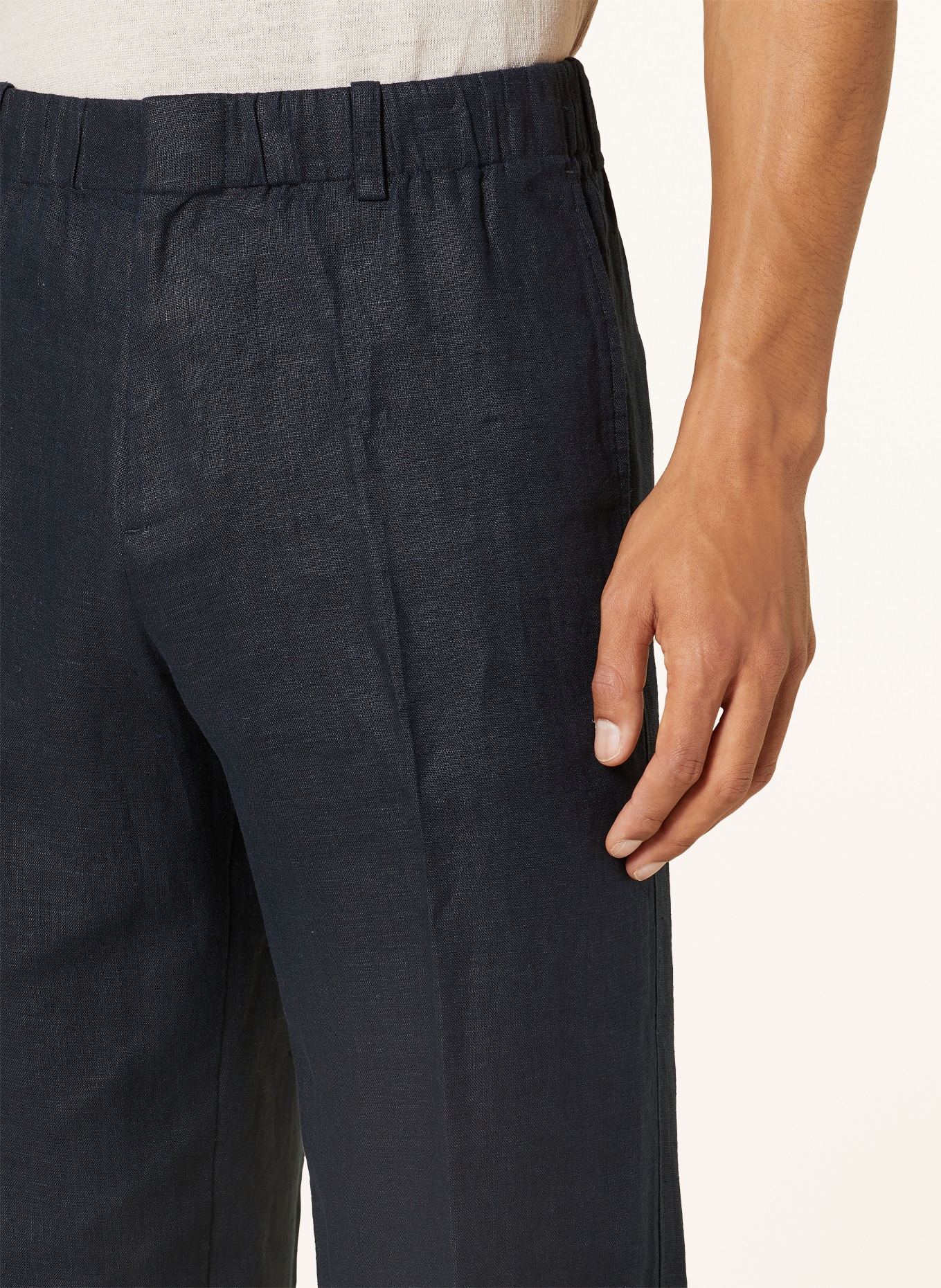 COS Spodnie z lnu relaxed fit, Kolor: GRANATOWY (Obrazek 6)