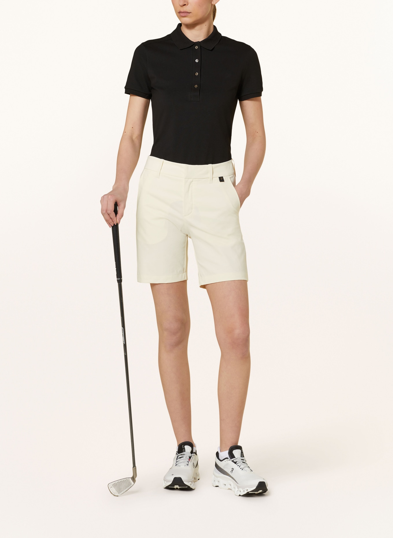Peak Performance Golf shorts ILLUSION, Color: ECRU (Image 2)