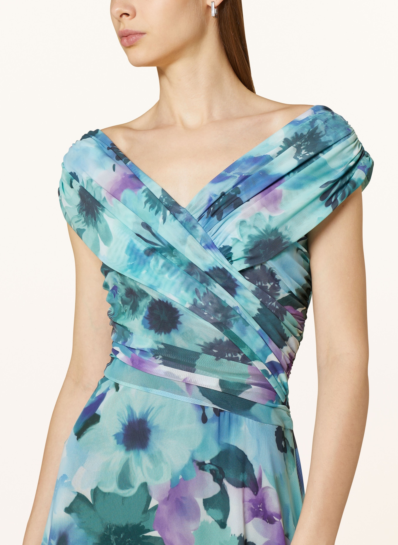 Vera Mont Evening dress in mesh: GREEN / PURPLE / BLUE