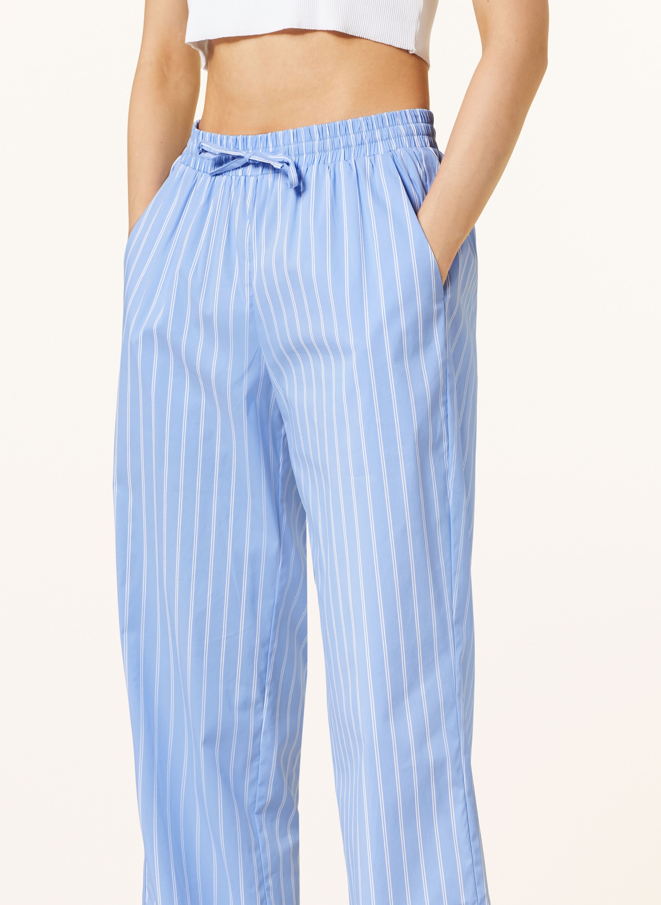 NEO NOIR Trousers SONAR in jogger style, Color: LIGHT BLUE/ WHITE (Image 5)