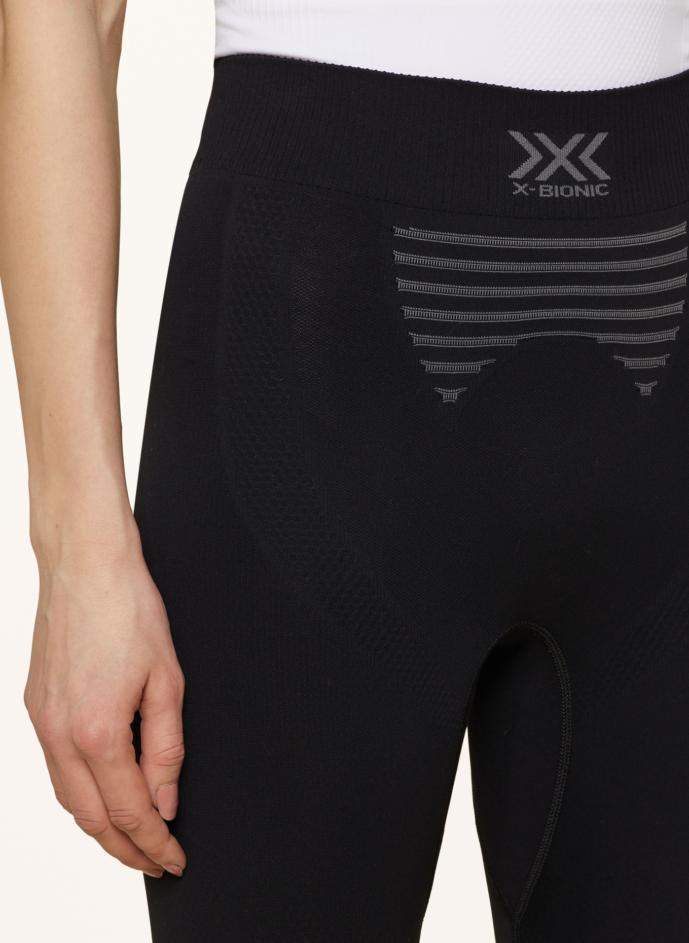 X-BIONIC Functional underwear bottoms X-BIONIC® INVENT 4.0 with cropped leg length, Color: BLACK/ GRAY (Image 5)