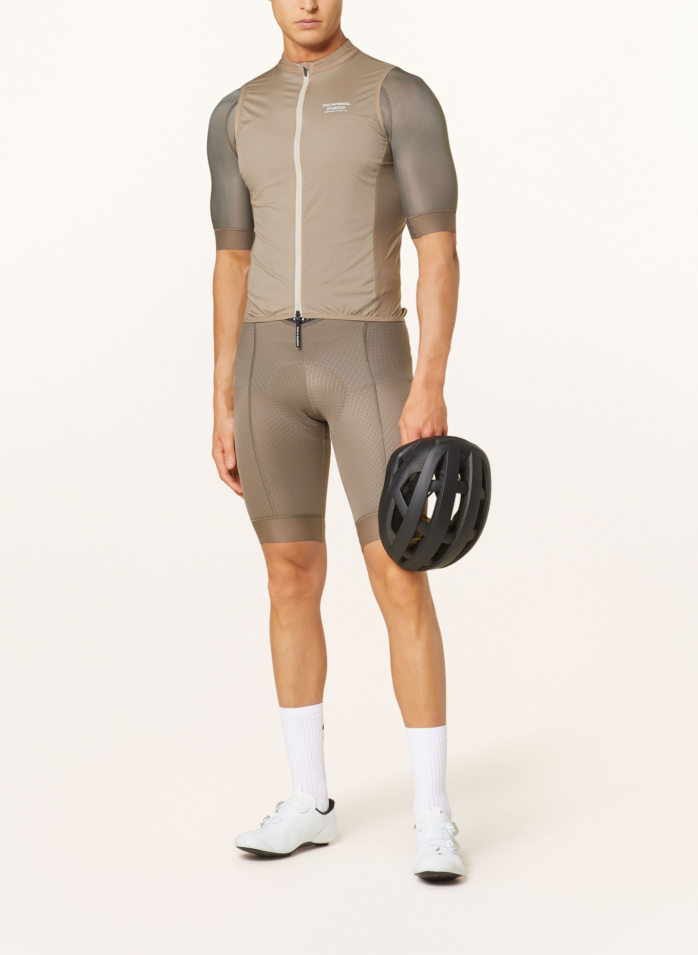 PAS NORMAL STUDIOS Cycling vest MECHANISM STOW AWAY, Color: BEIGE/ WHITE (Image 2)
