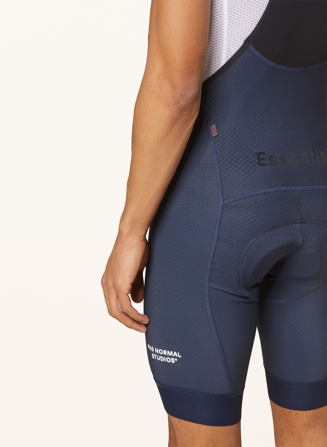PAS NORMAL STUDIOS Radhose ESSENTIAL BIBS mit Trägern und gepolstertem Einsatz, Farbe: DUNKELBLAU (Bild 5)