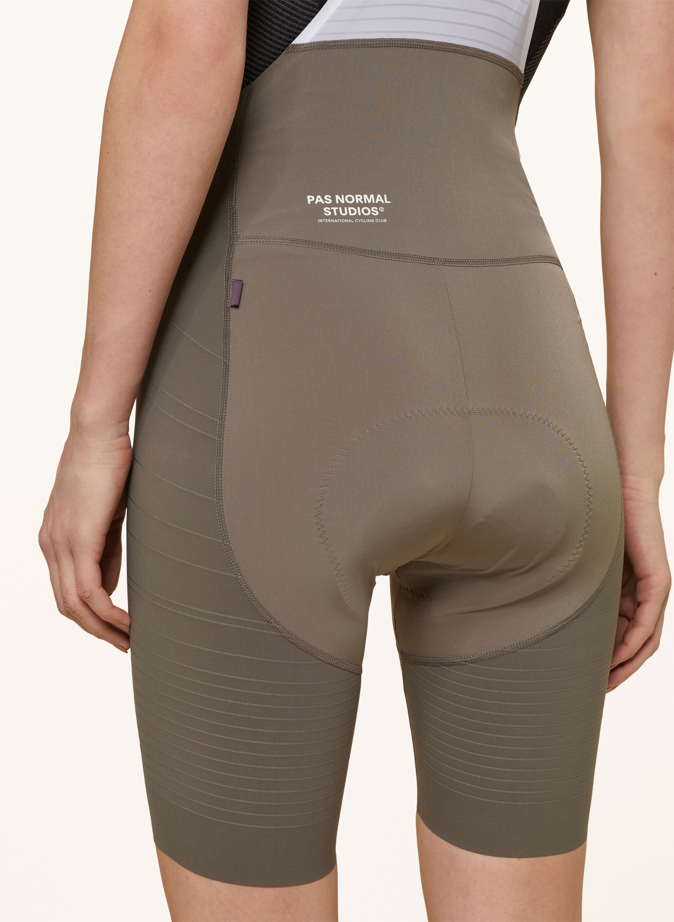PAS NORMAL STUDIOS Cycling shorts MECHANISM PRO with straps and padded insert, Color: TAUPE/ WHITE (Image 6)