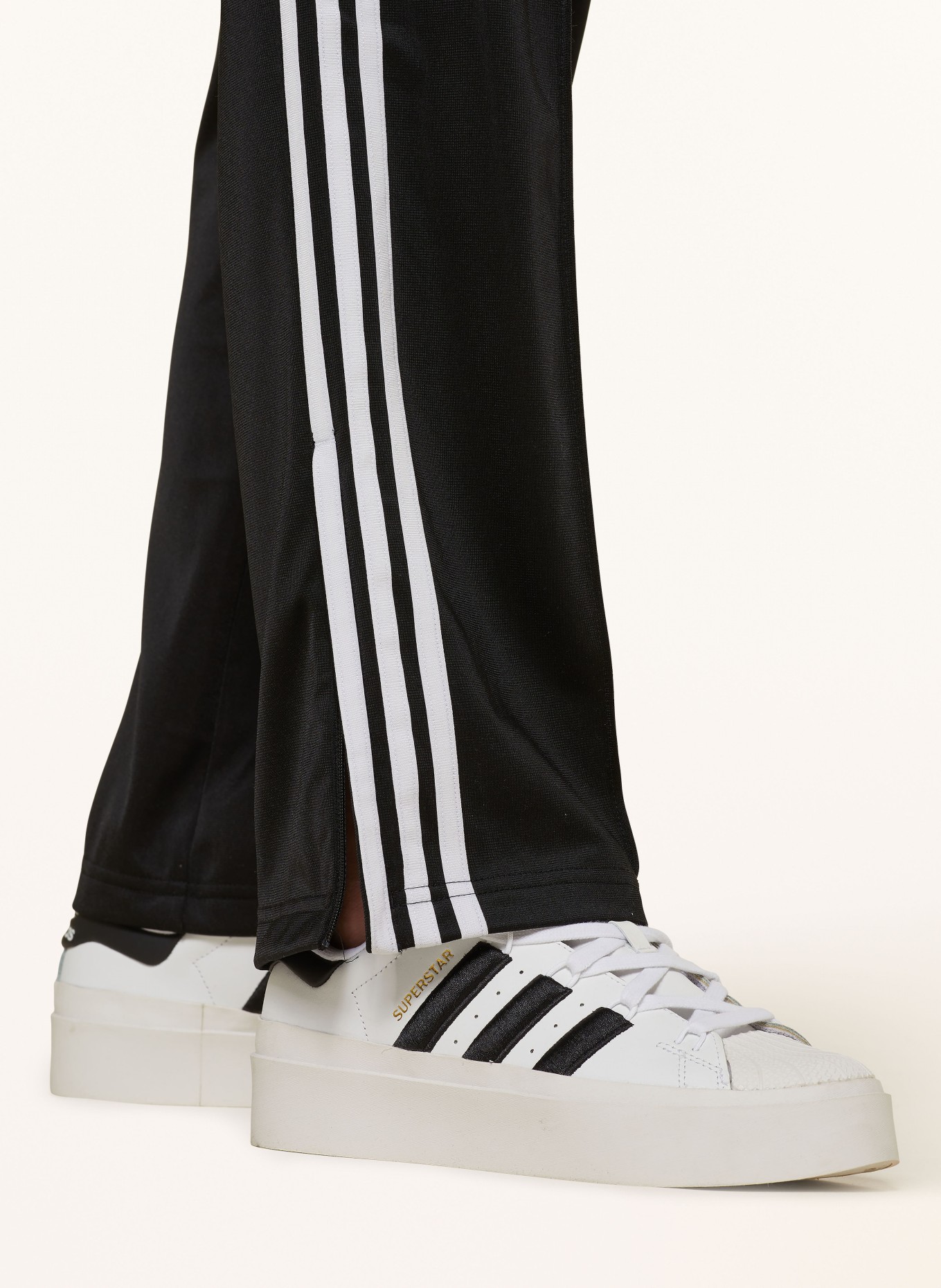 adidas Originals Sweatpants FIREBIRD, Farbe: SCHWARZ (Bild 7)