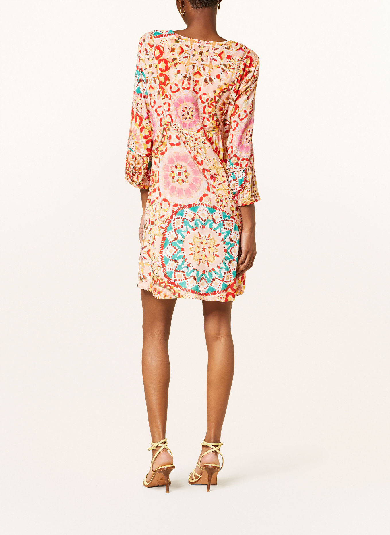 ba&sh Kleid LORENZA mit 3/4-Arm, Farbe: ROSA/ PETROL/ DUNKELROT (Bild 3)
