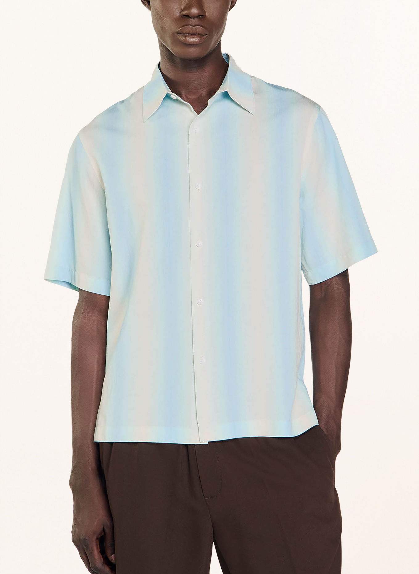 SANDRO Koszula z krótkim rękawem regular fit, Kolor: JASNONIEBIESKI (Obrazek 4)