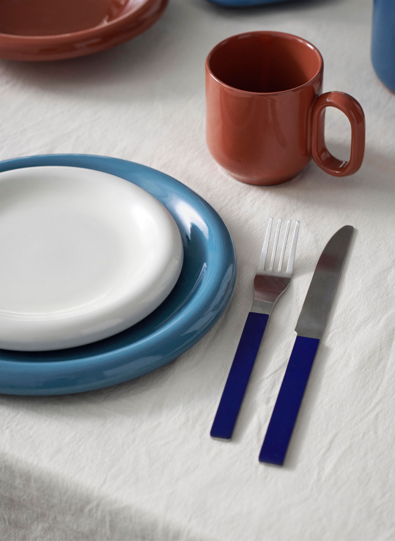 HAY Set of 2 dinner plates BARRO, Color: DARK BLUE (Image 4)