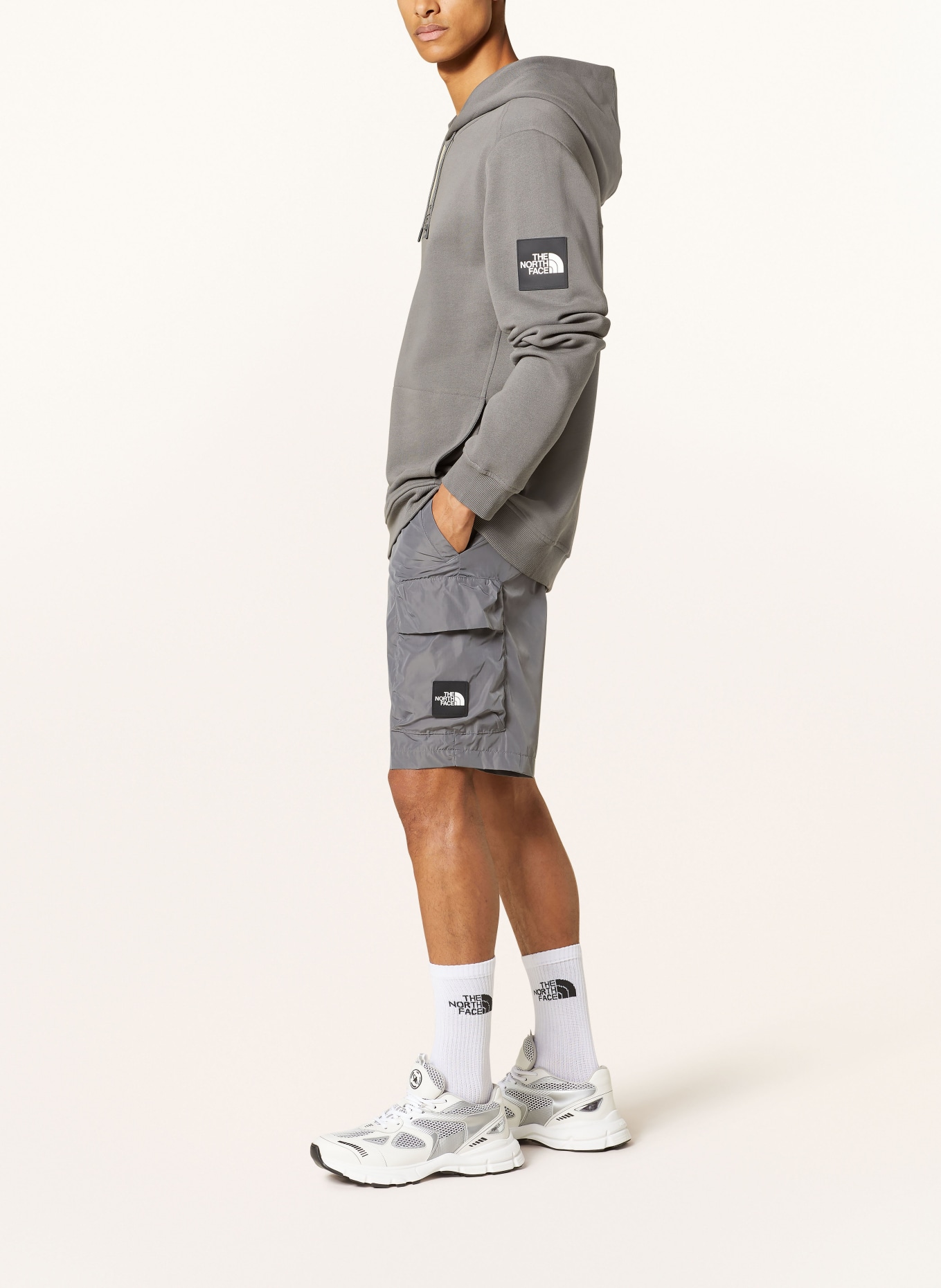 THE NORTH FACE Cargo shorts loose tapered fit, Color: GRAY (Image 4)