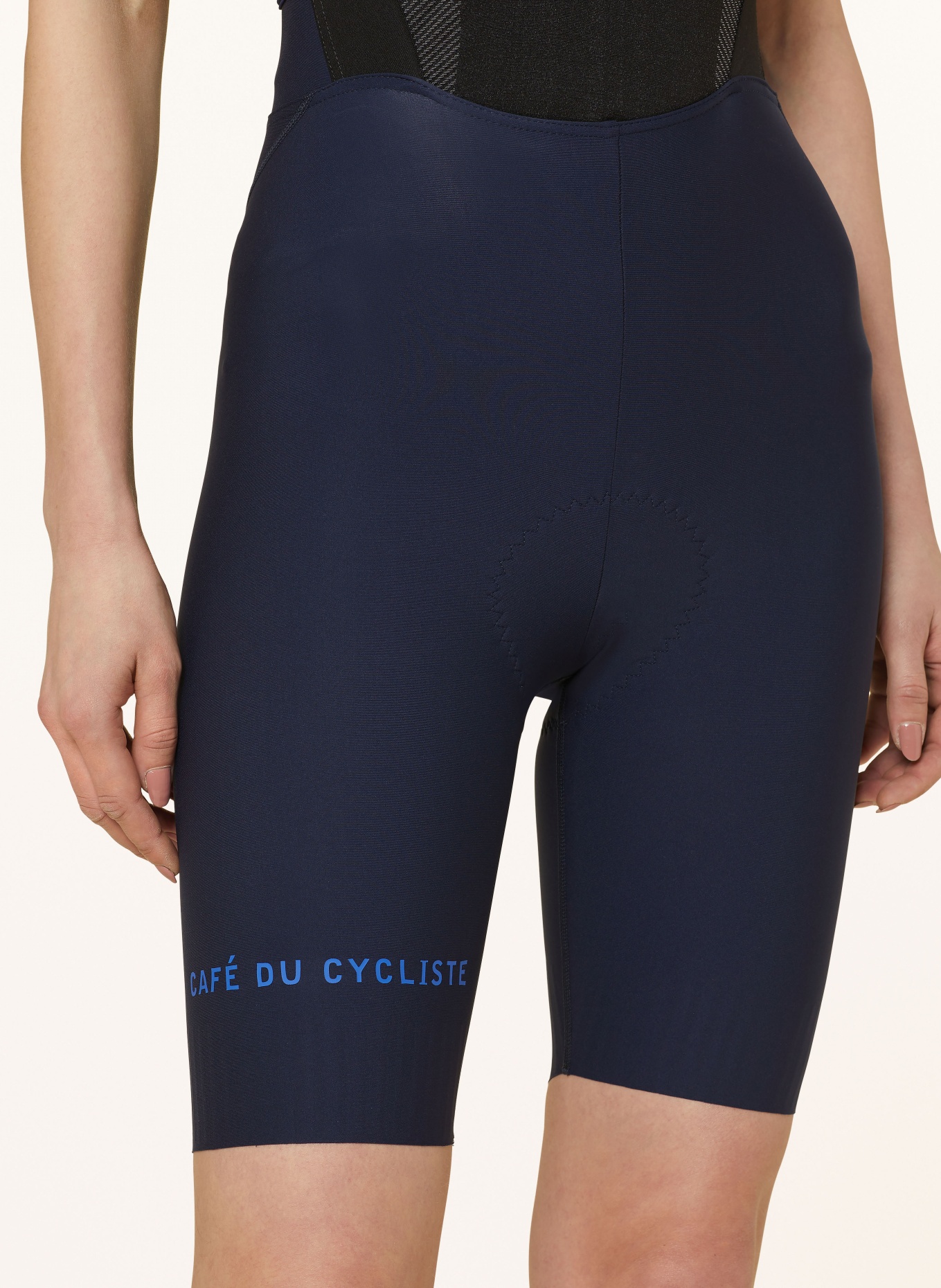 CAFÉ DU CYCLISTE Cycling shorts MARINETTE with straps and padded insert, Color: DARK BLUE (Image 6)