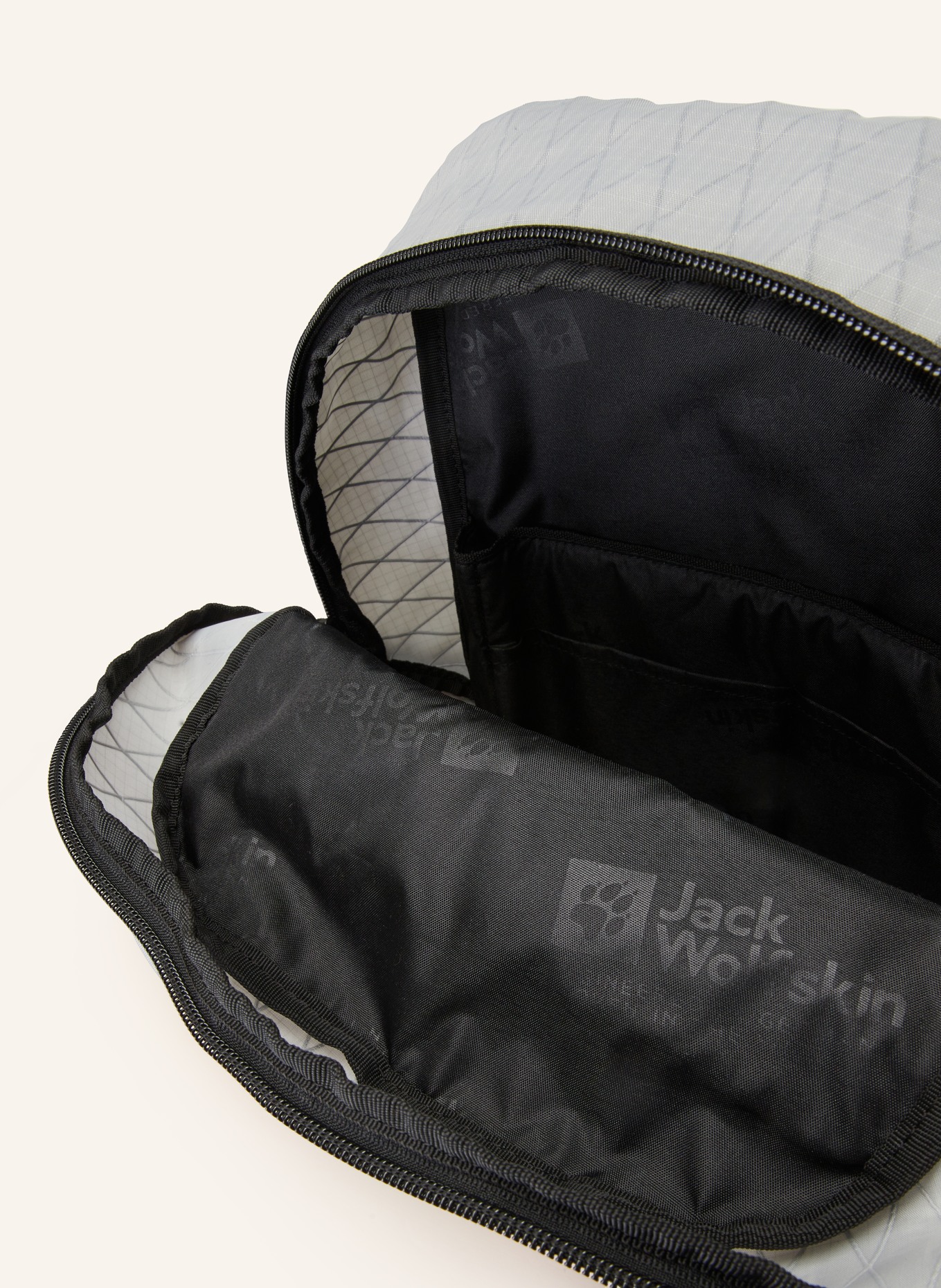 Jack Wolfskin Plecak WANDERMOOD PACK 20 l, Kolor: JASNOCZARY/ CZARNY (Obrazek 3)