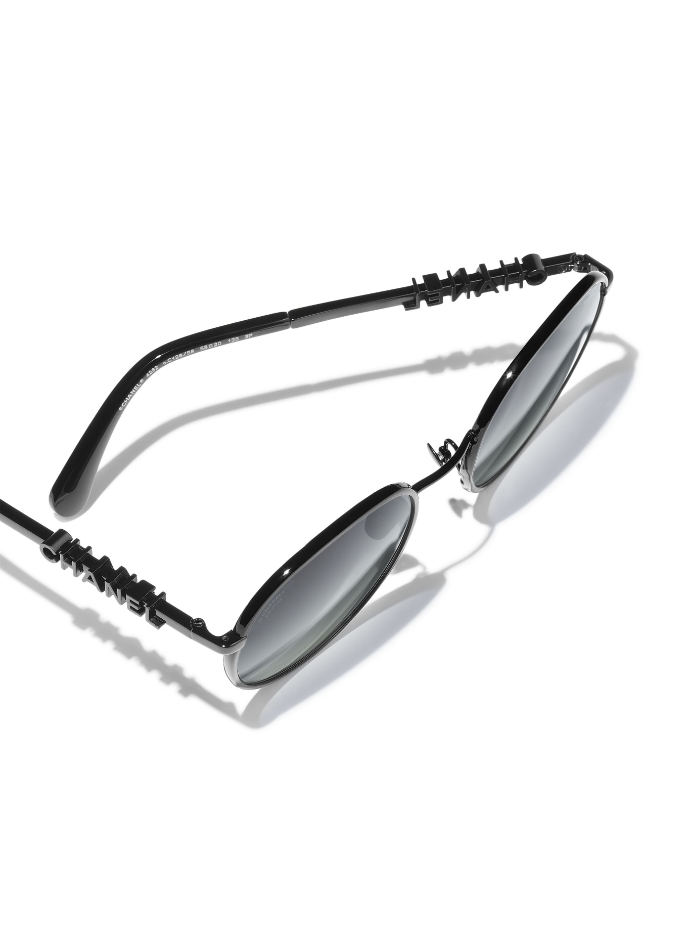 CHANEL Runde Sonnenbrille: C126S8 - SCHWARZ/ GRAU POLARISIERT