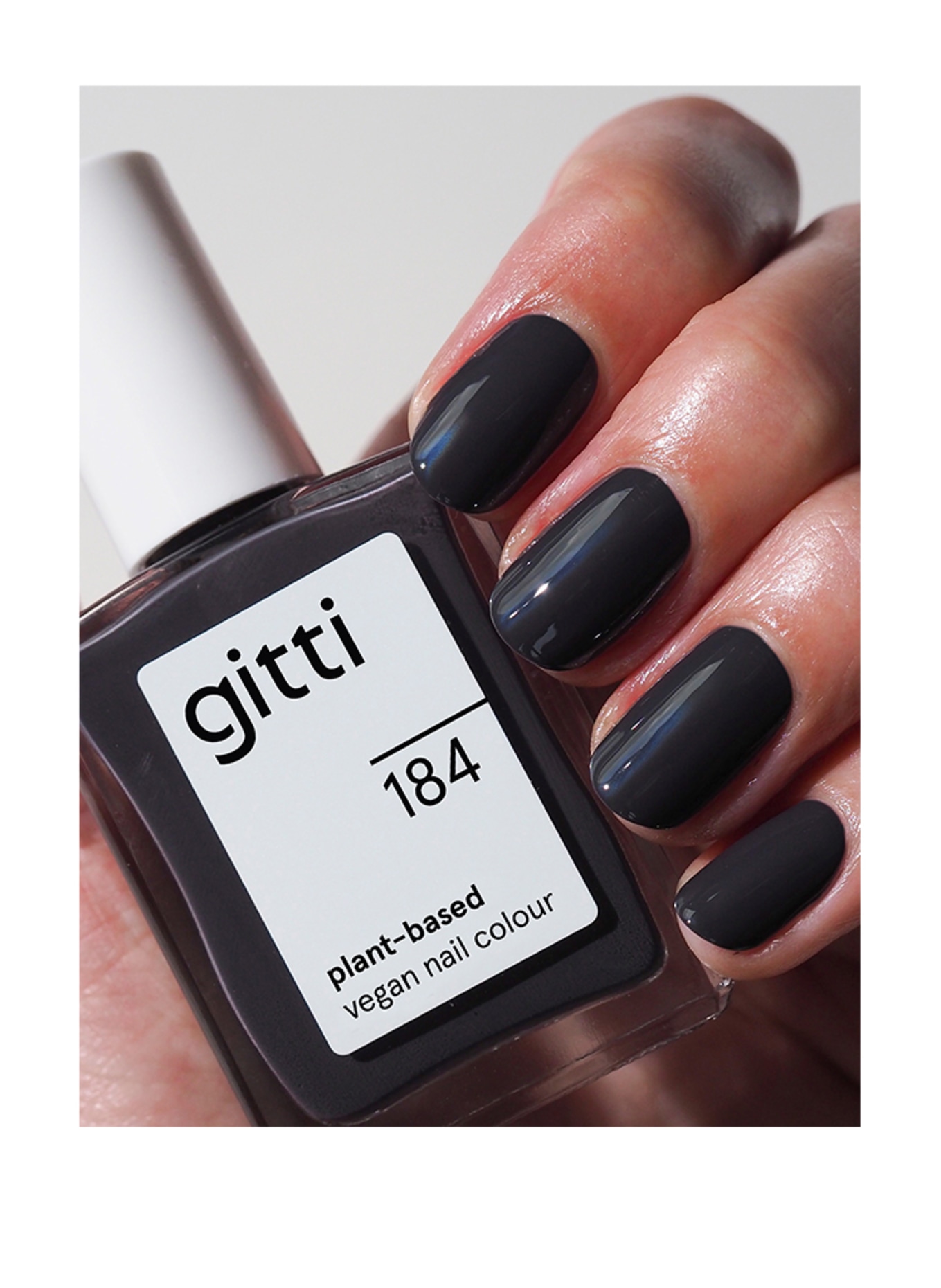 gitti PLANT-BASED VEGAN NAIL COLOUR: NO. 184 - MIDNIGHT GREY