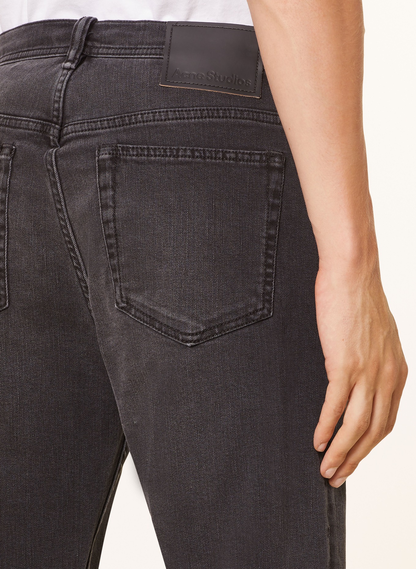 Acne Studios Jeans Slim Fit mit verkürzter Beinlänge , Farbe: SCHWARZ (Bild 6)