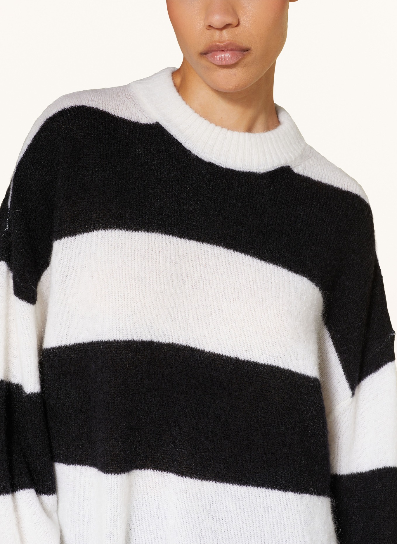 black palms Oversized sweater SELIMA with mohair, Color: BLACK/ WHITE (Image 4)