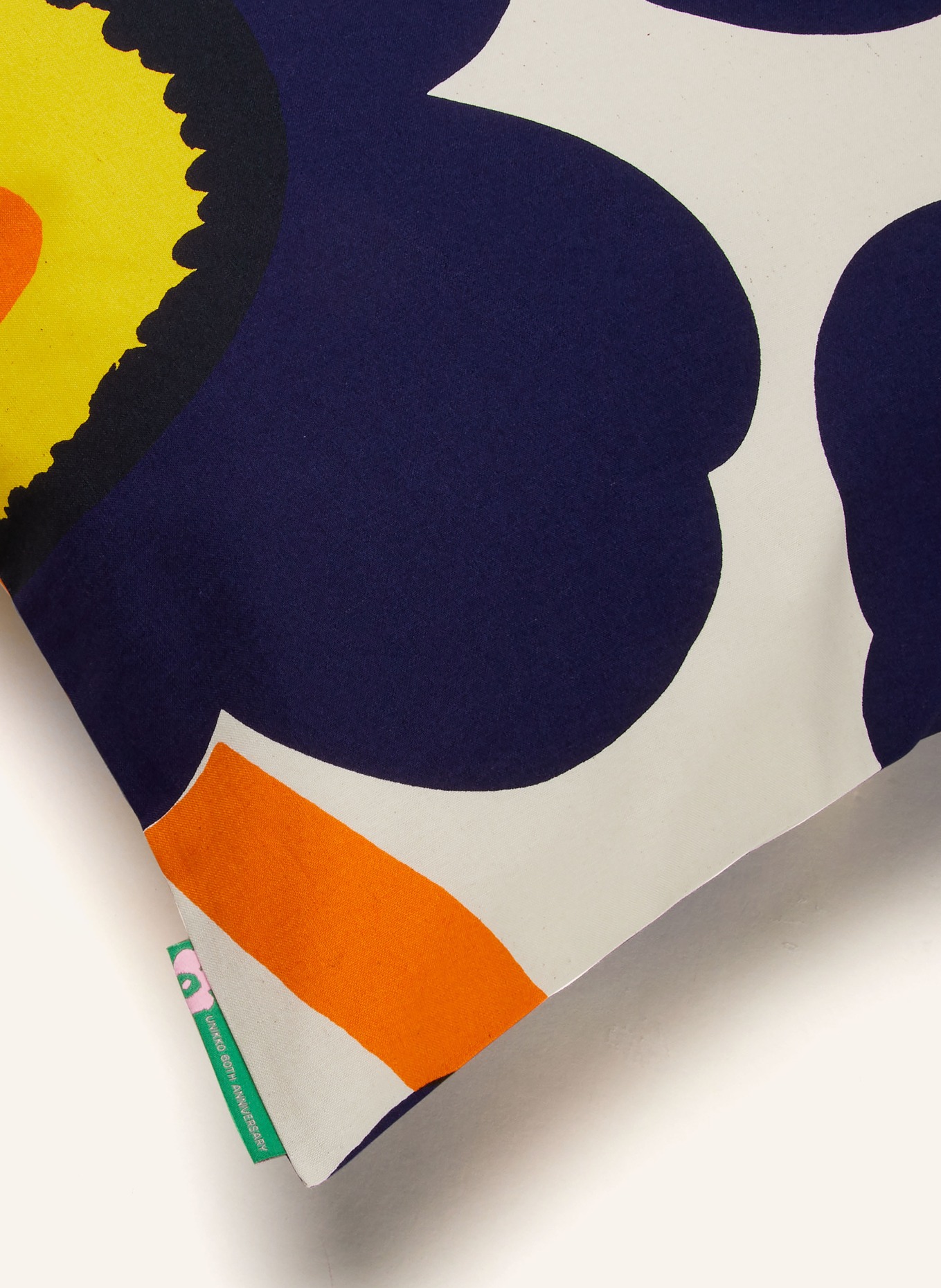 marimekko Dekokuddeöverdrag UNIKKO: MÖRKBLÅ / ECRU / MÖRKGUL