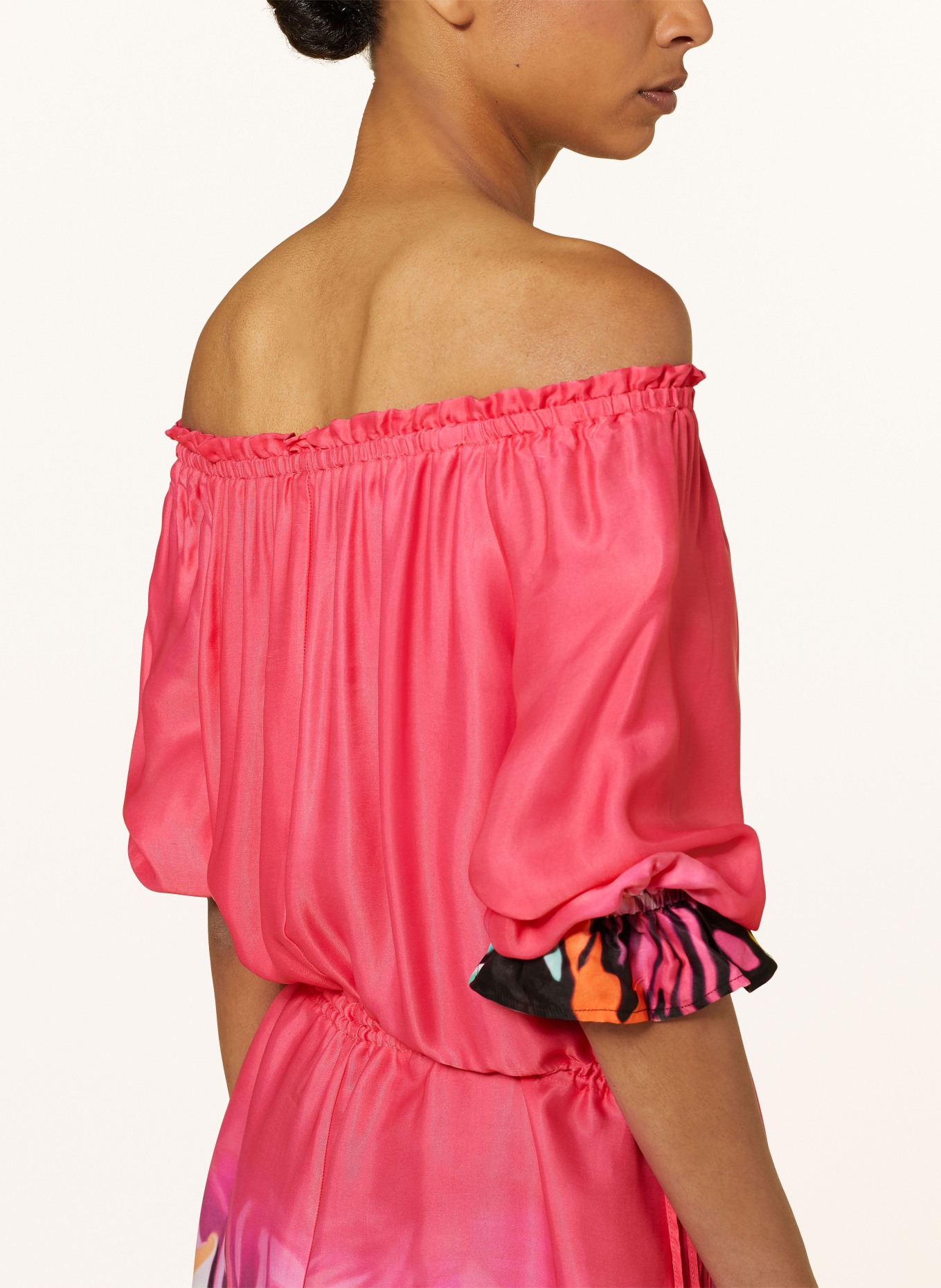 SPORTALM Off-Shoulder-Kleid aus Satin, Farbe: PINK/ BRAUN/ GRÜN (Bild 4)