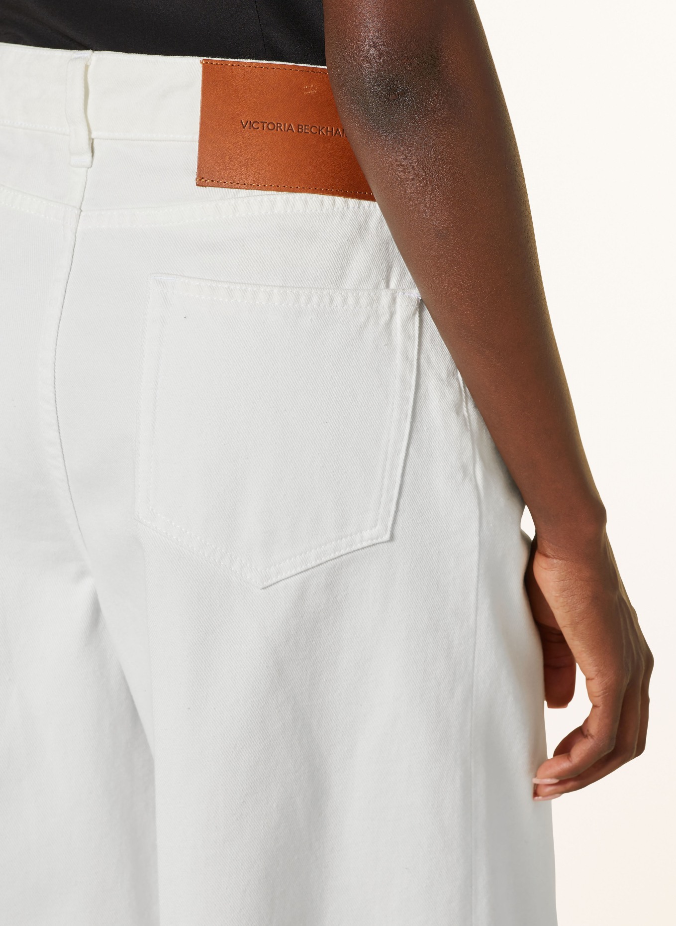 VICTORIABECKHAM Oversized denim shorts, Color: 8845 WASHED WHITE (Image 6)