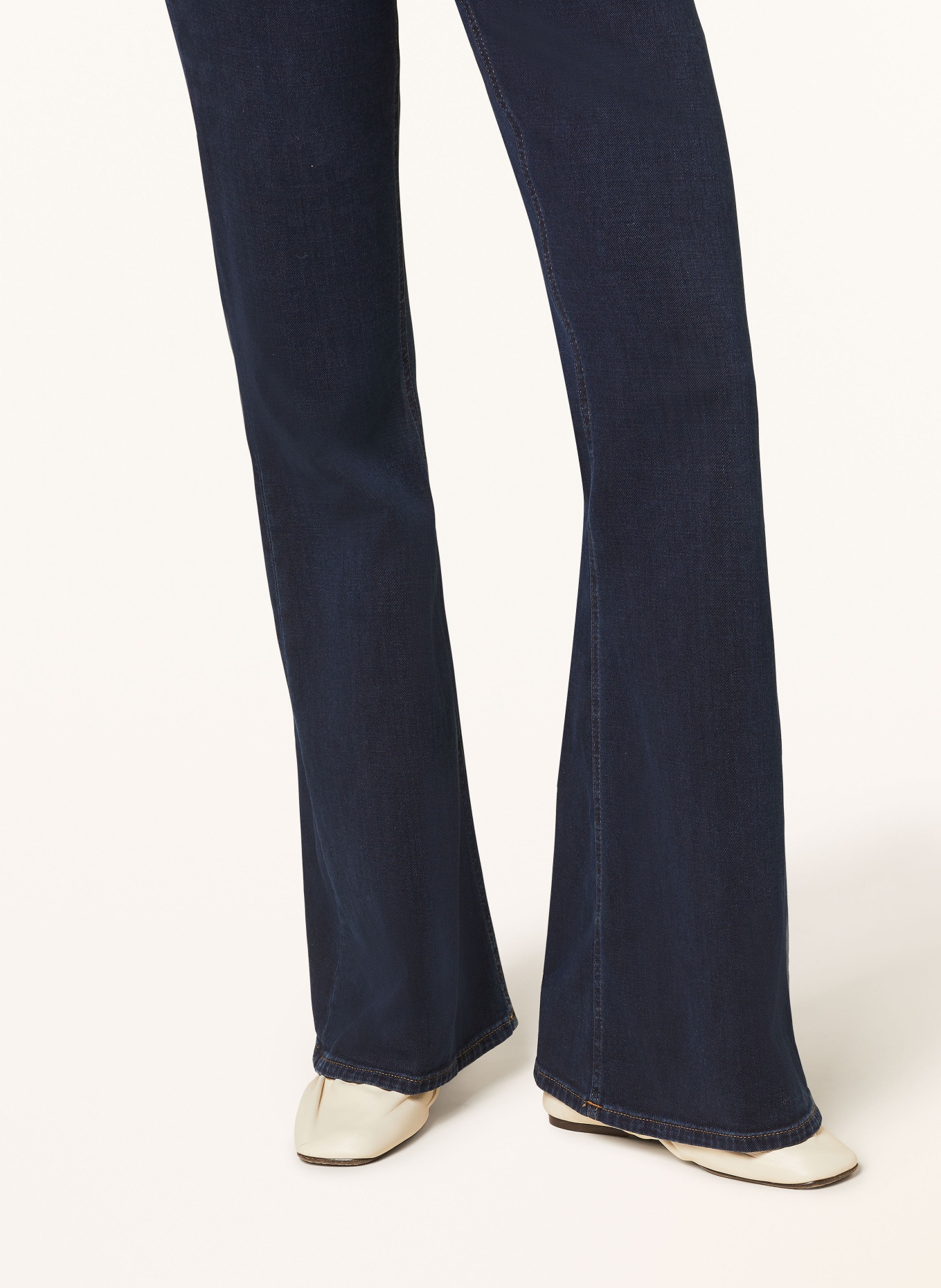 CLOSED Flared Jeans RAWLIN, Farbe: DBL DARK BLUE (Bild 5)