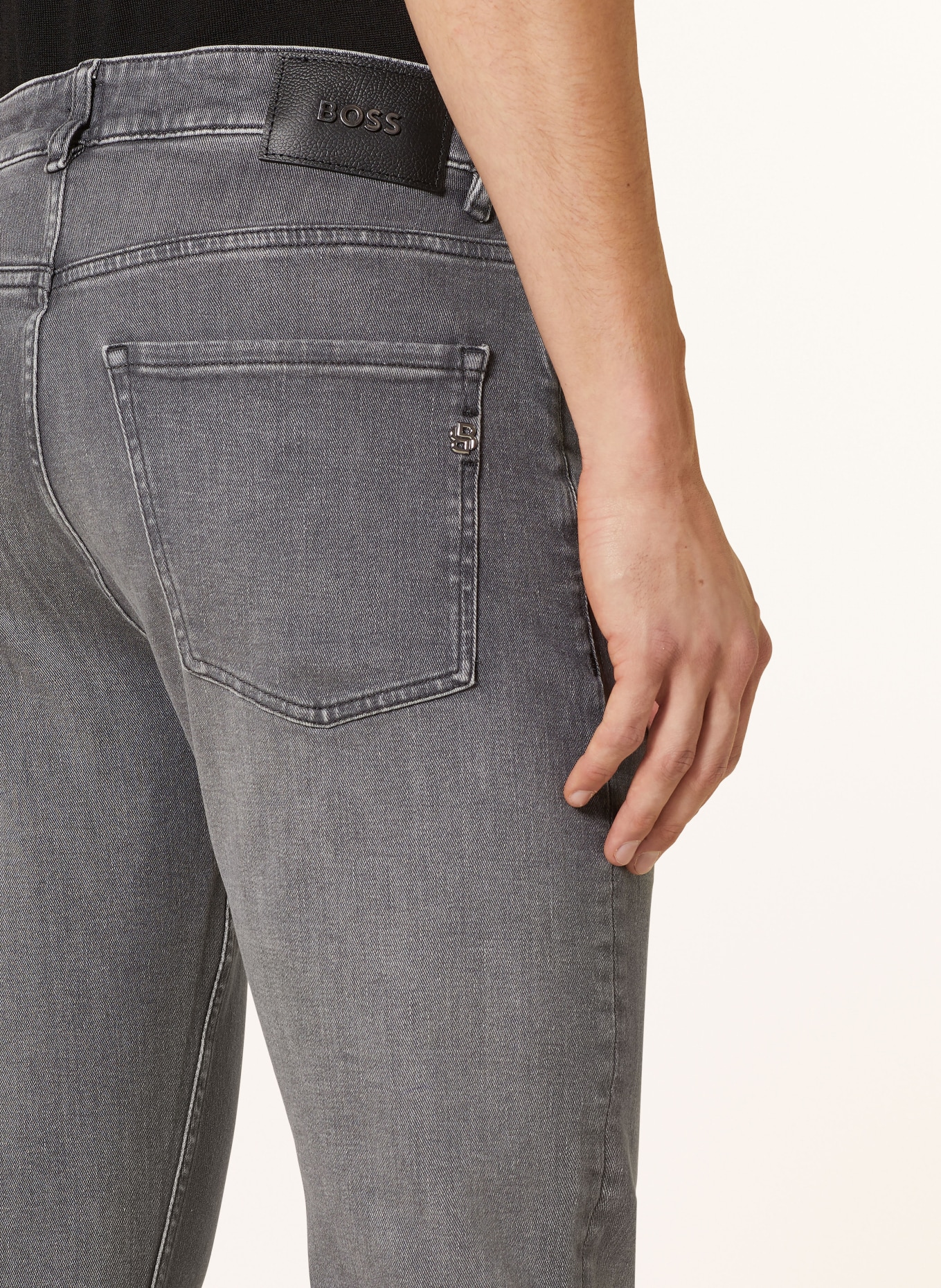 BOSS Jeans DELAWARE Slim Fit, Farbe: 030 MEDIUM GREY (Bild 6)