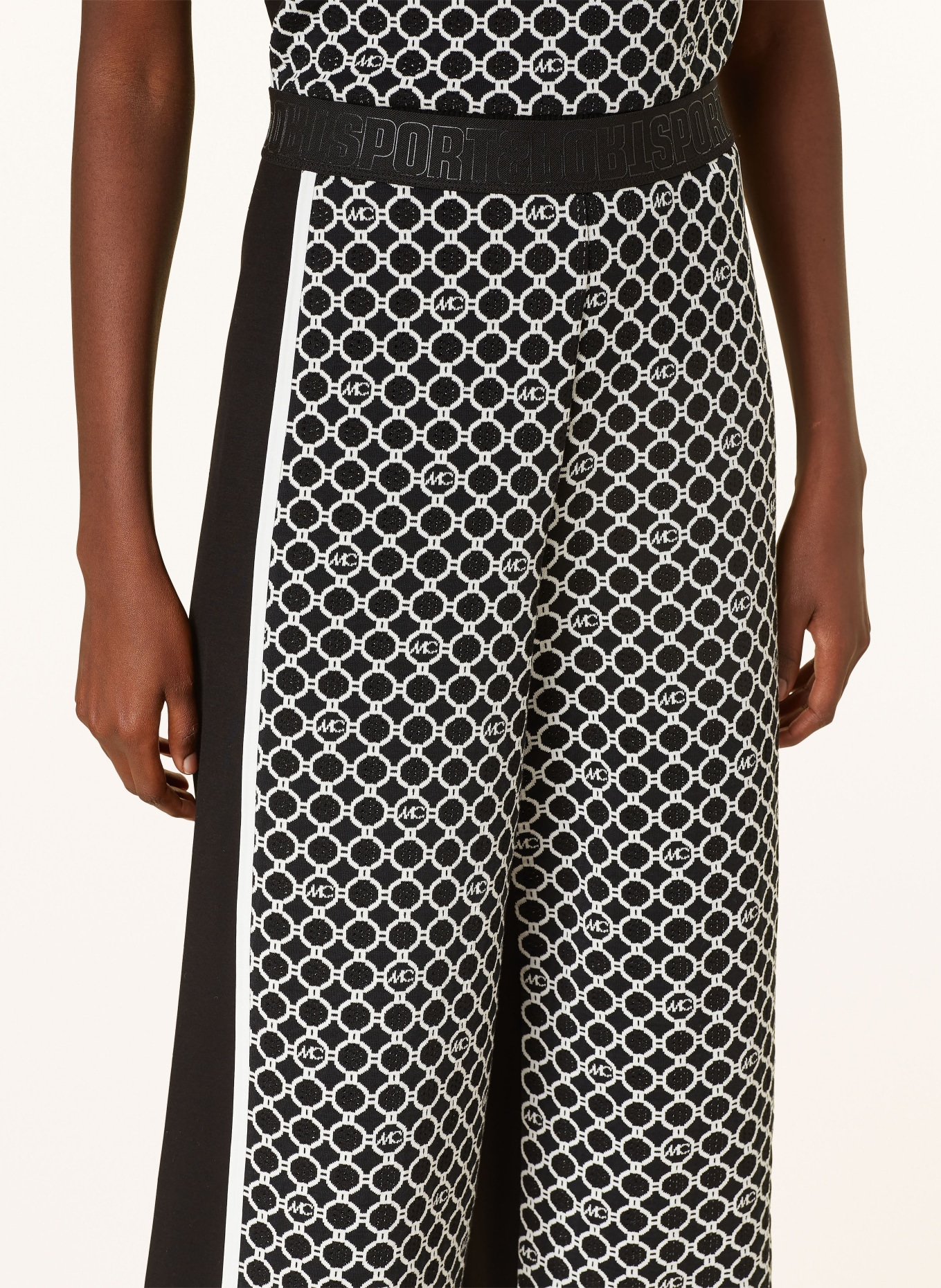 MARC CAIN Culottes in mixed materials: 910 black and white