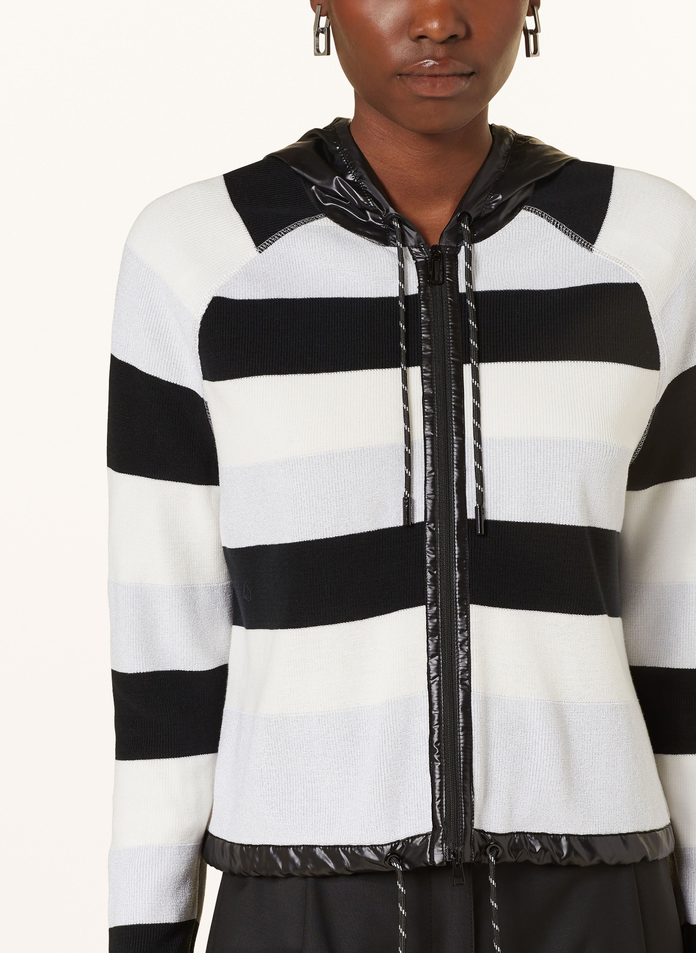 MARC CAIN Strickjacke mit Glitzergarn: 910 black and white