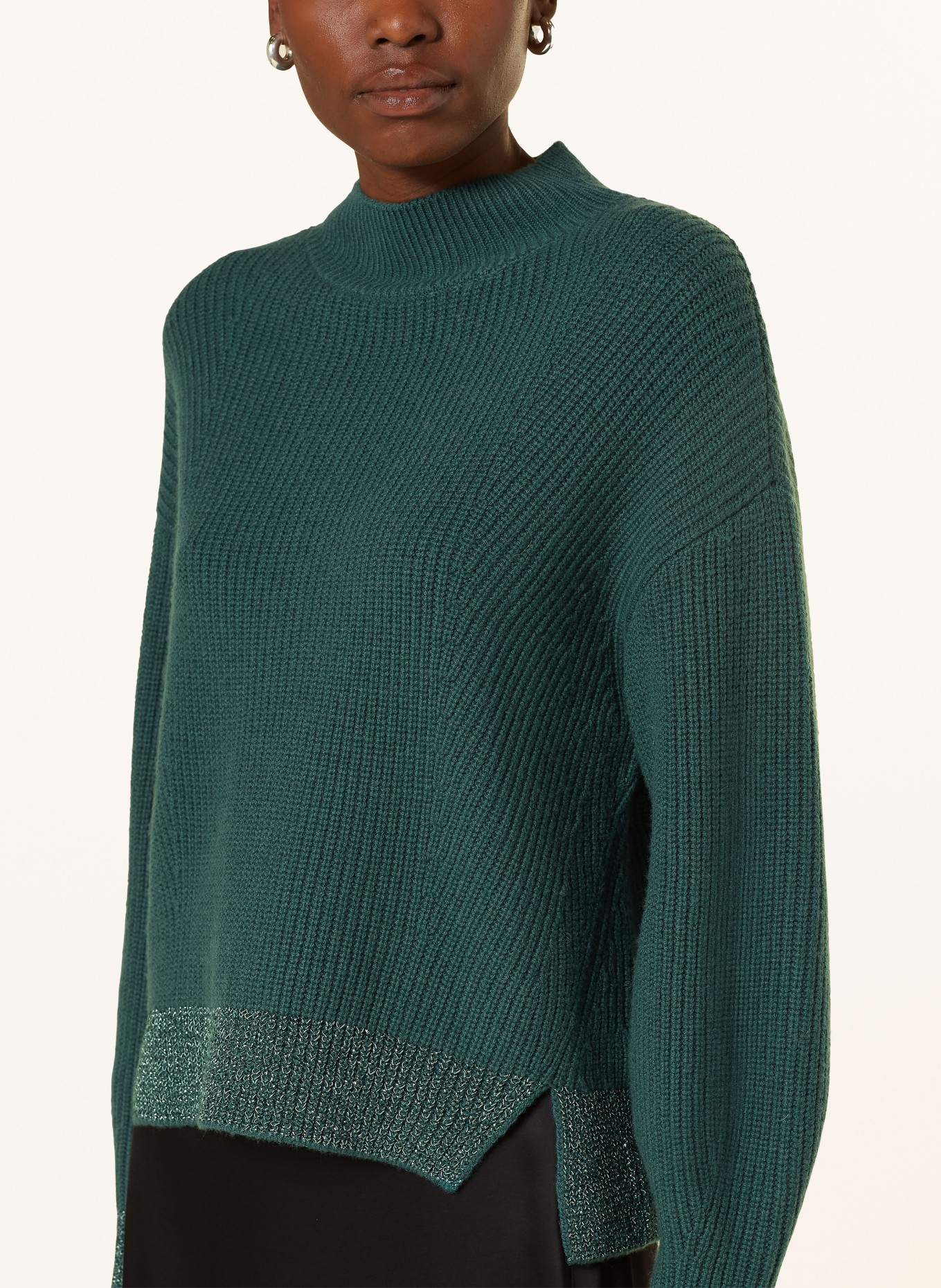 MARC CAIN Pullover mit Glitzergarn, Farbe: 559 soft forest (Bild 4)