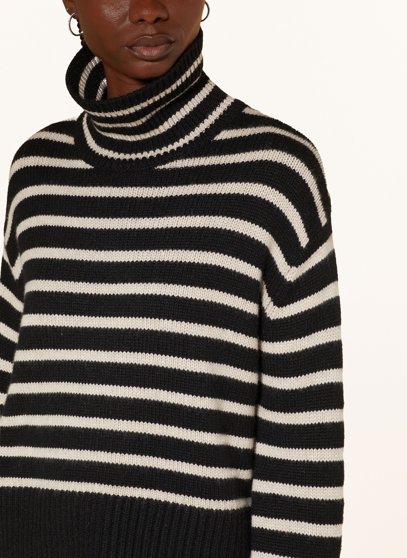 LISA YANG Cashmere sweater FLEUR, Color: BLACK/ CREAM (Image 4)