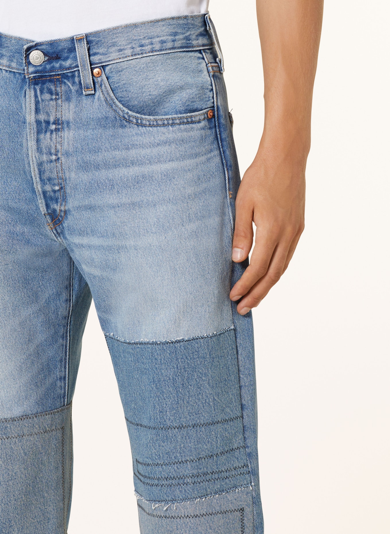 Levi's® Jeans 501 Regular Fit, Farbe: 98 Med Indigo - Worn In (Bild 5)