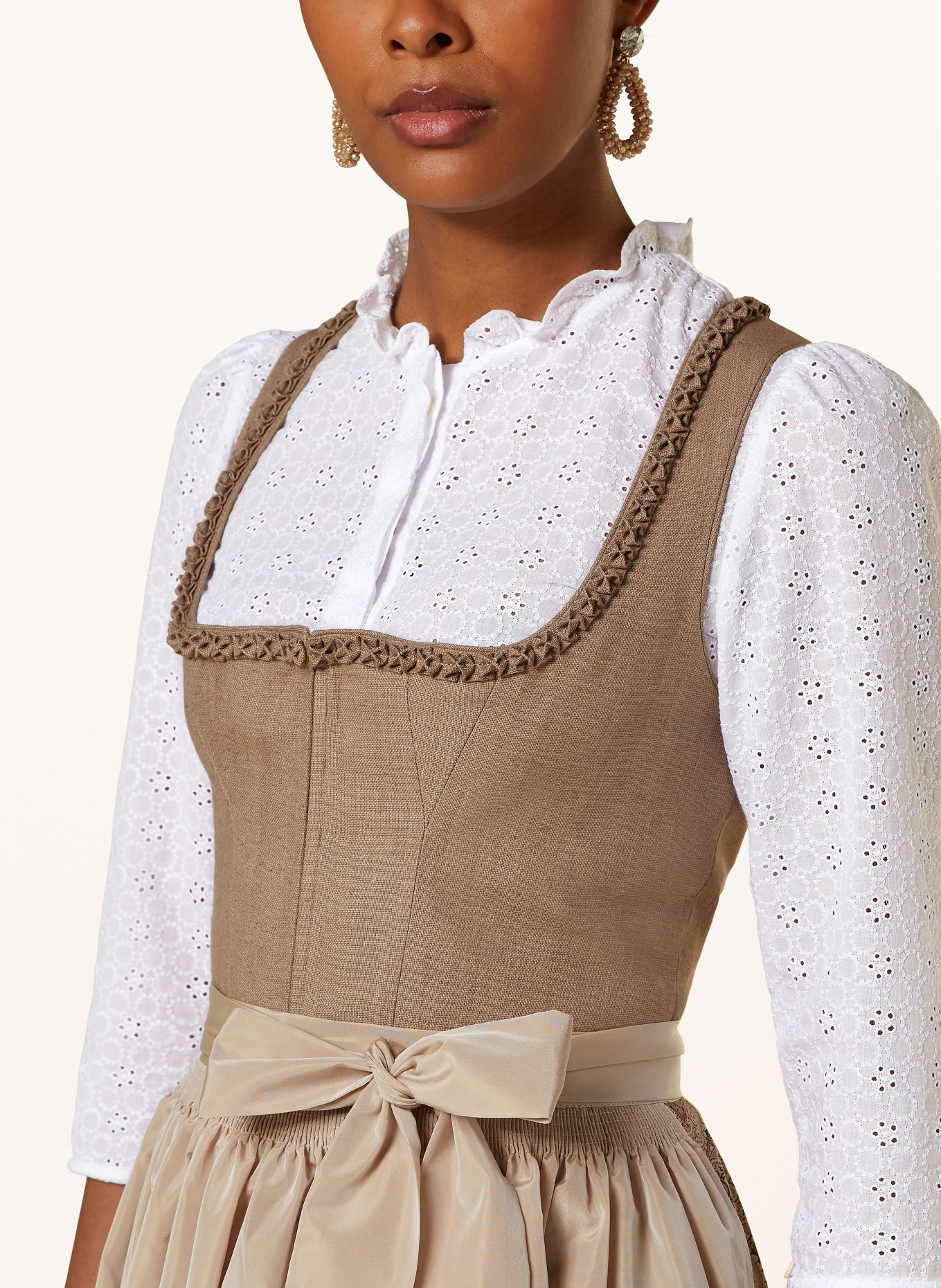 Johann & Johanna Dirndl mit Seide, Farbe: BEIGE (Bild 4)