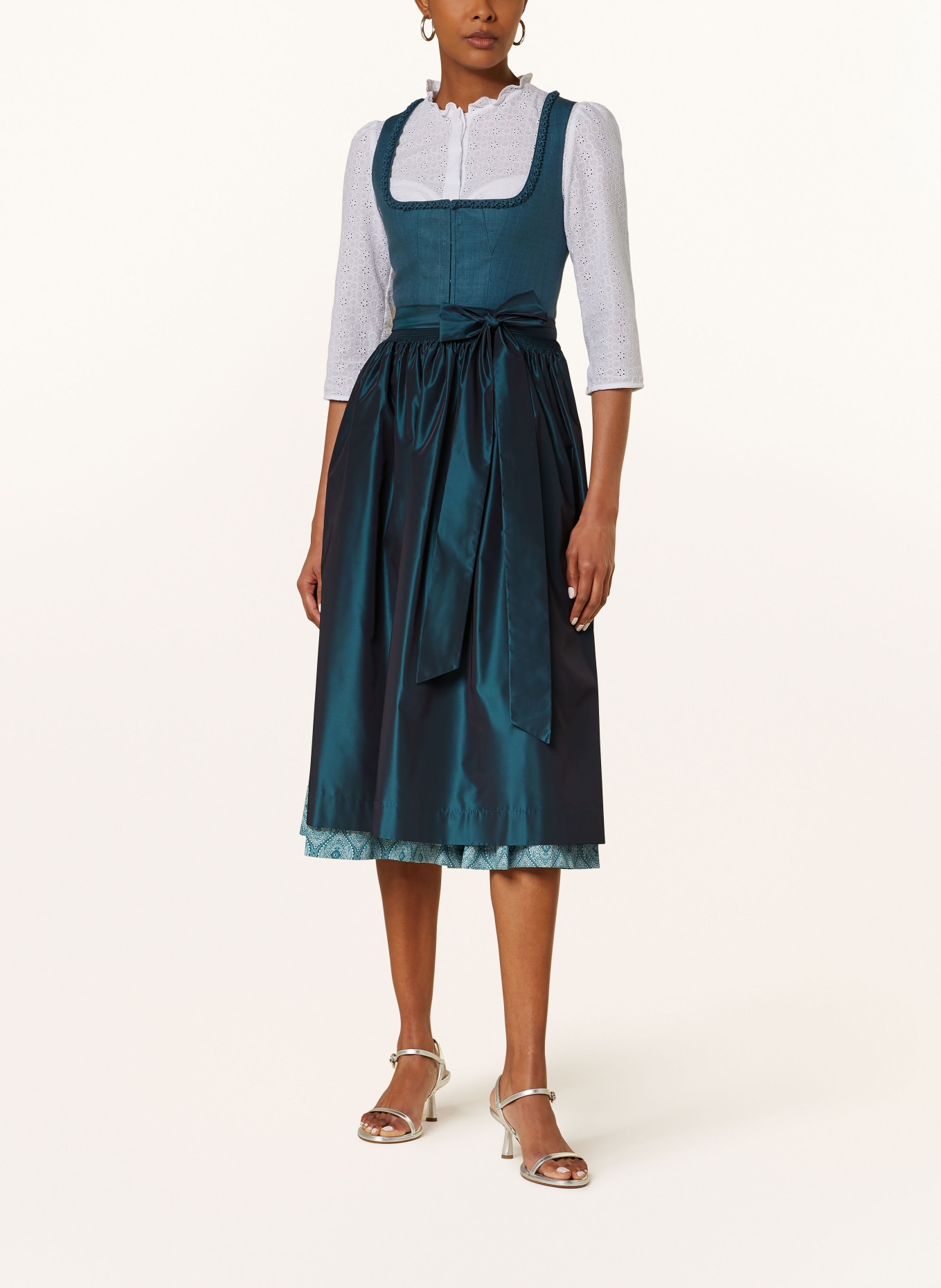 Johann & Johanna Dirndl mit Seide, Farbe: PETROL (Bild 2)