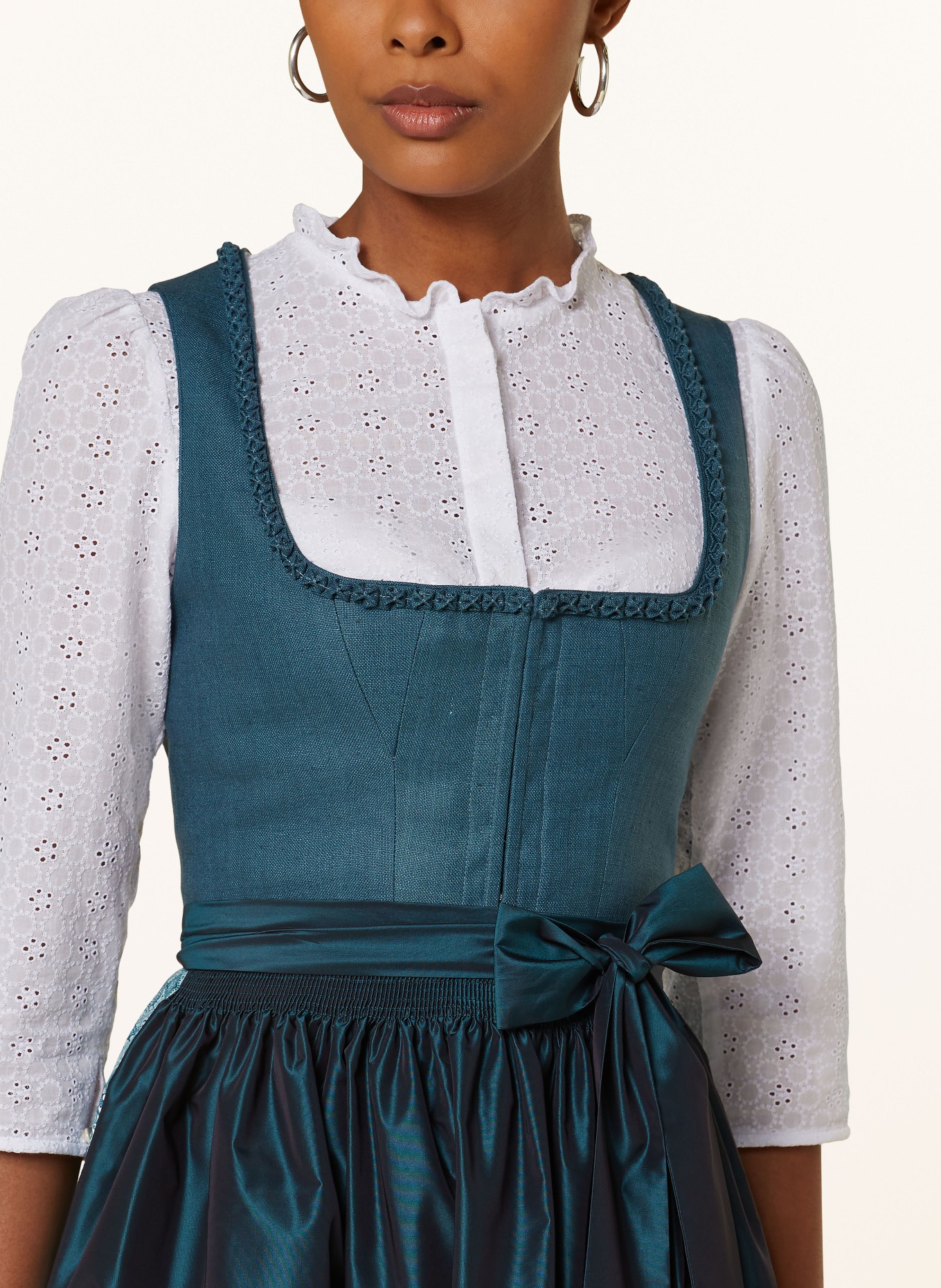 Johann & Johanna Dirndl mit Seide, Farbe: PETROL (Bild 4)