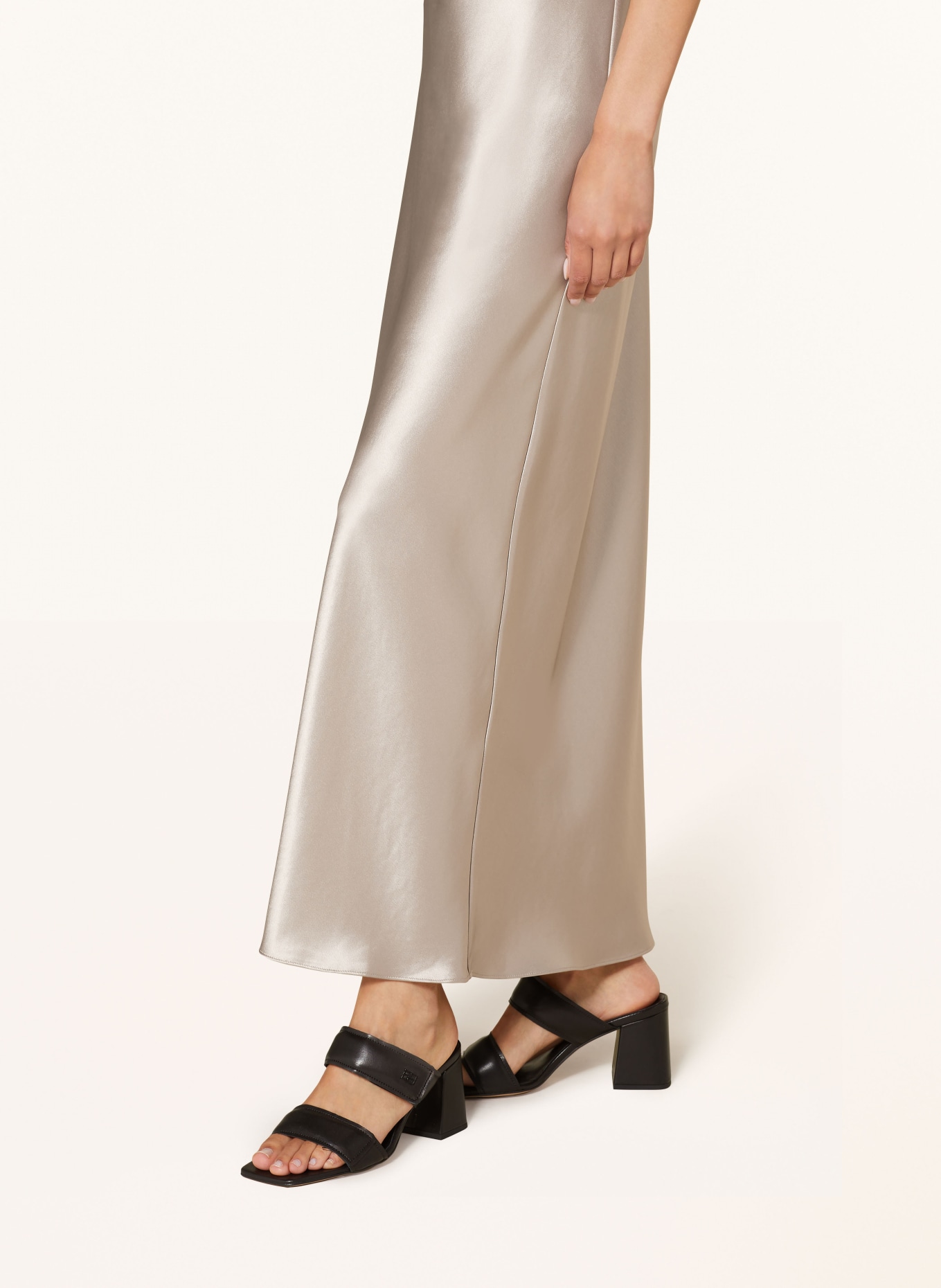 MRS & HUGS Satin skirt: PLATINUM