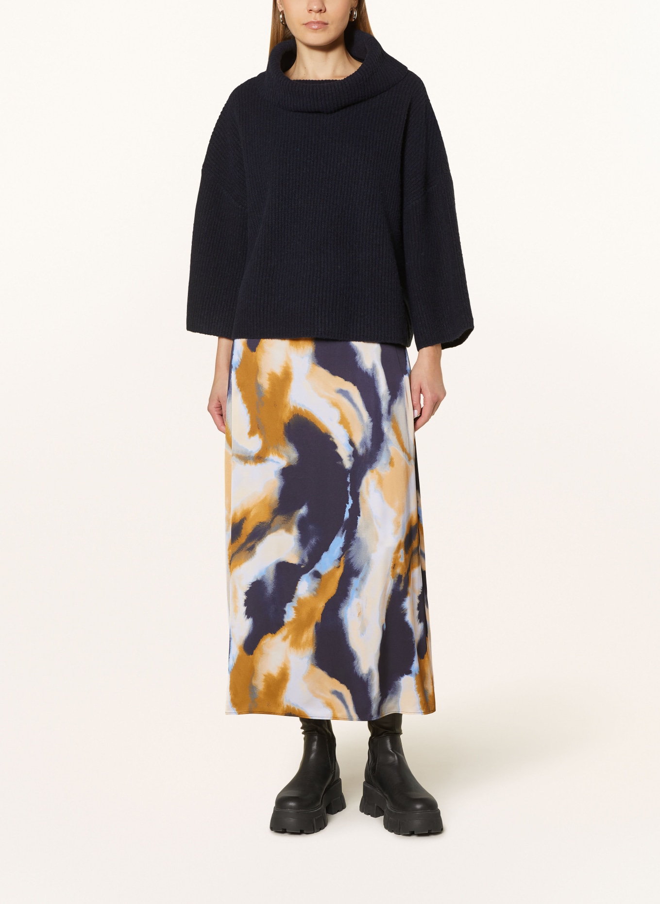 comma jupe en satin: BLEU FONCÉ / JAUNE FONCÉ / BLEU CLAIR
