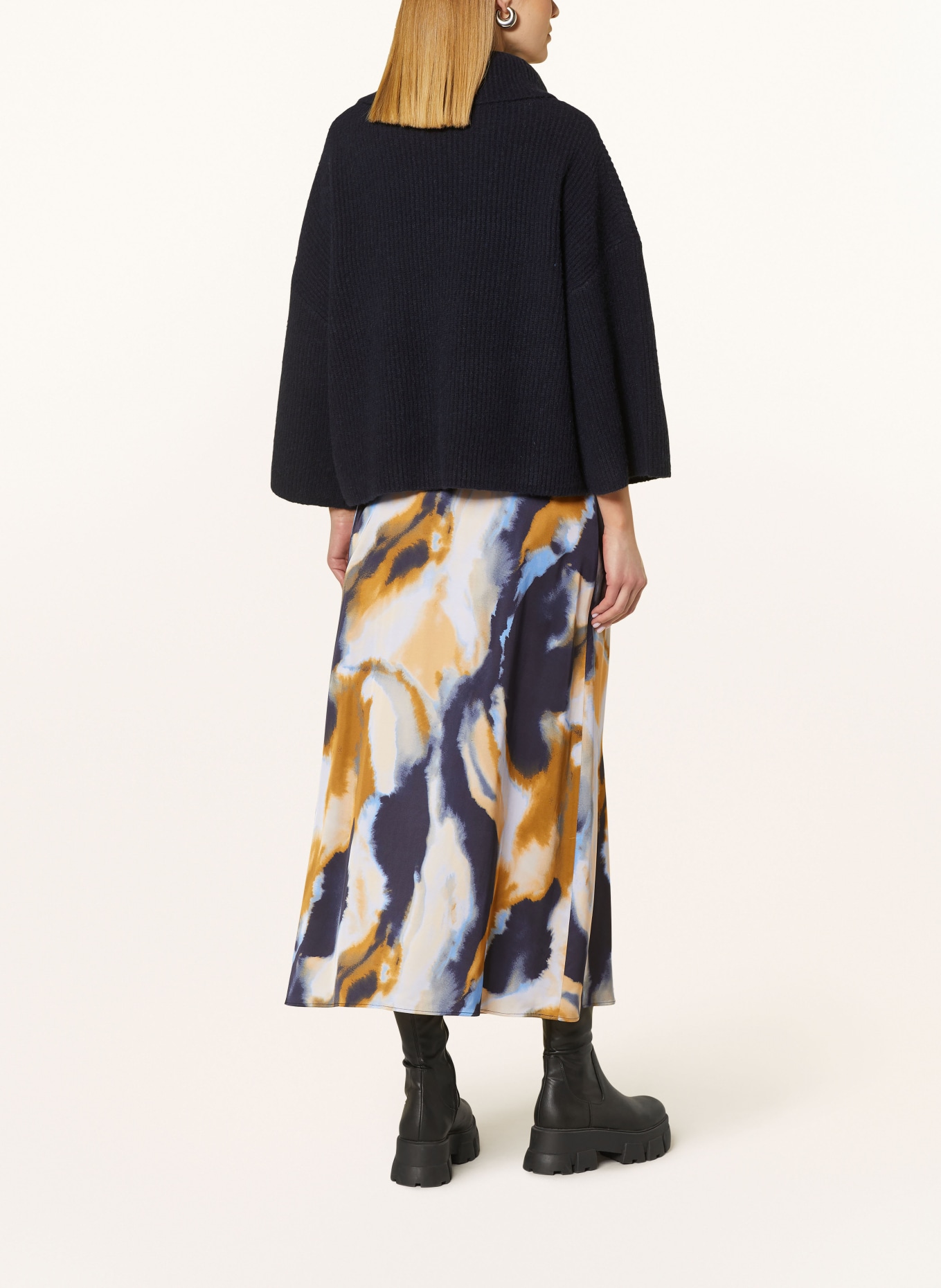 comma jupe en satin: BLEU FONCÉ / JAUNE FONCÉ / BLEU CLAIR