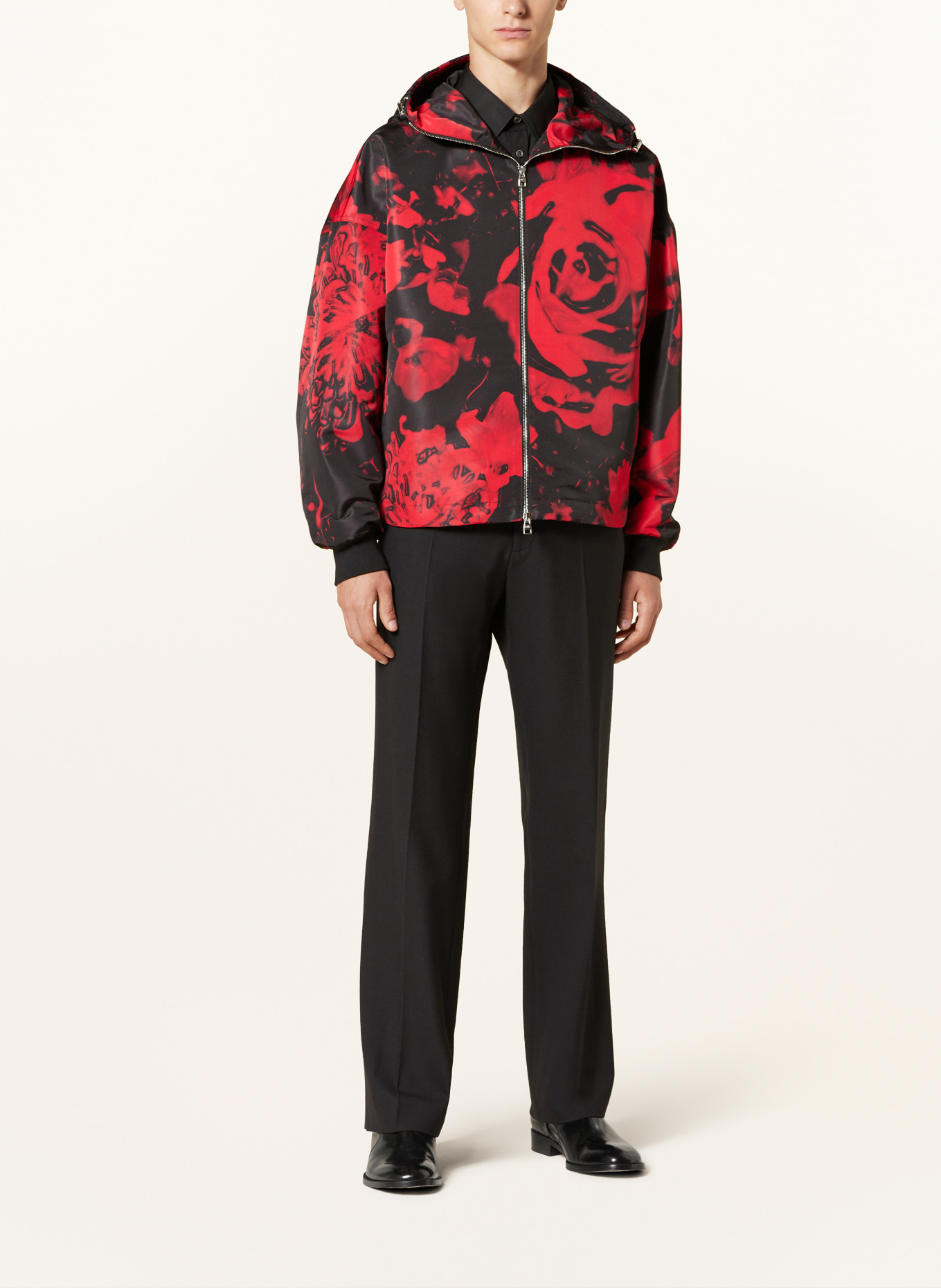 McQUEEN Windbreaker: SCHWARZ/ ROT