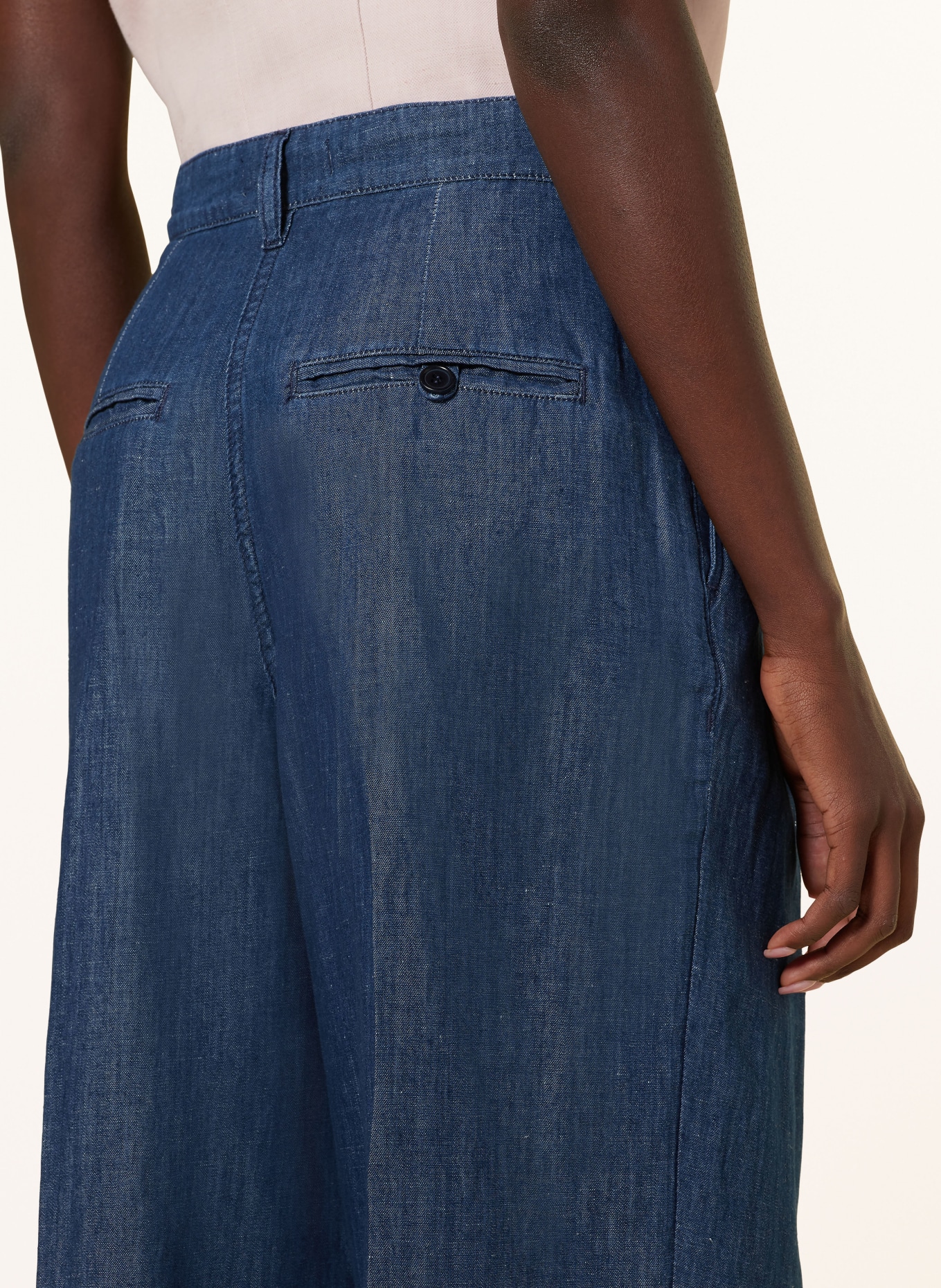 COS Trousers in denim look with linen, Color: 001 Blue Dark (Image 5)