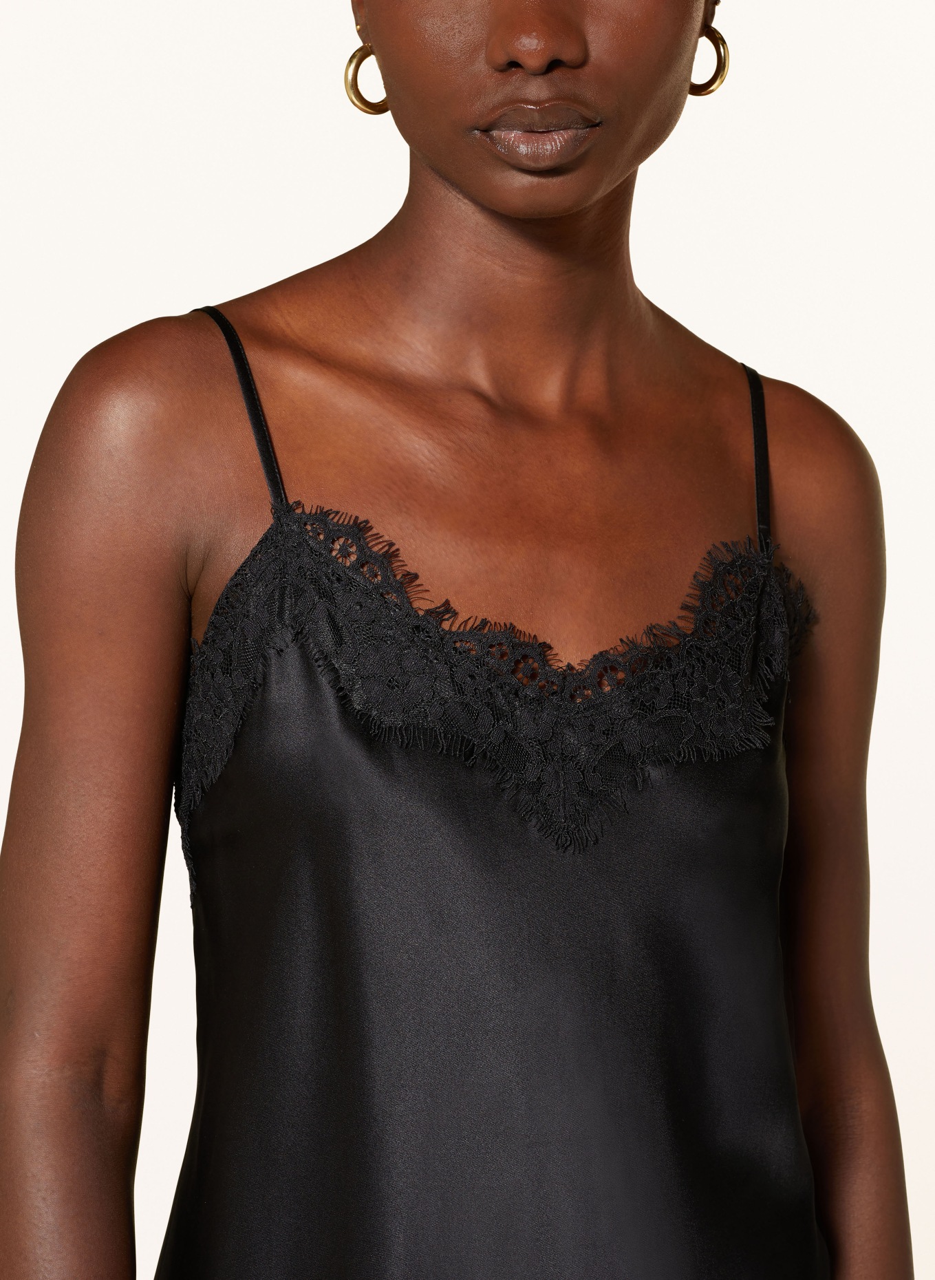 MRS HUGS Silk top with lace