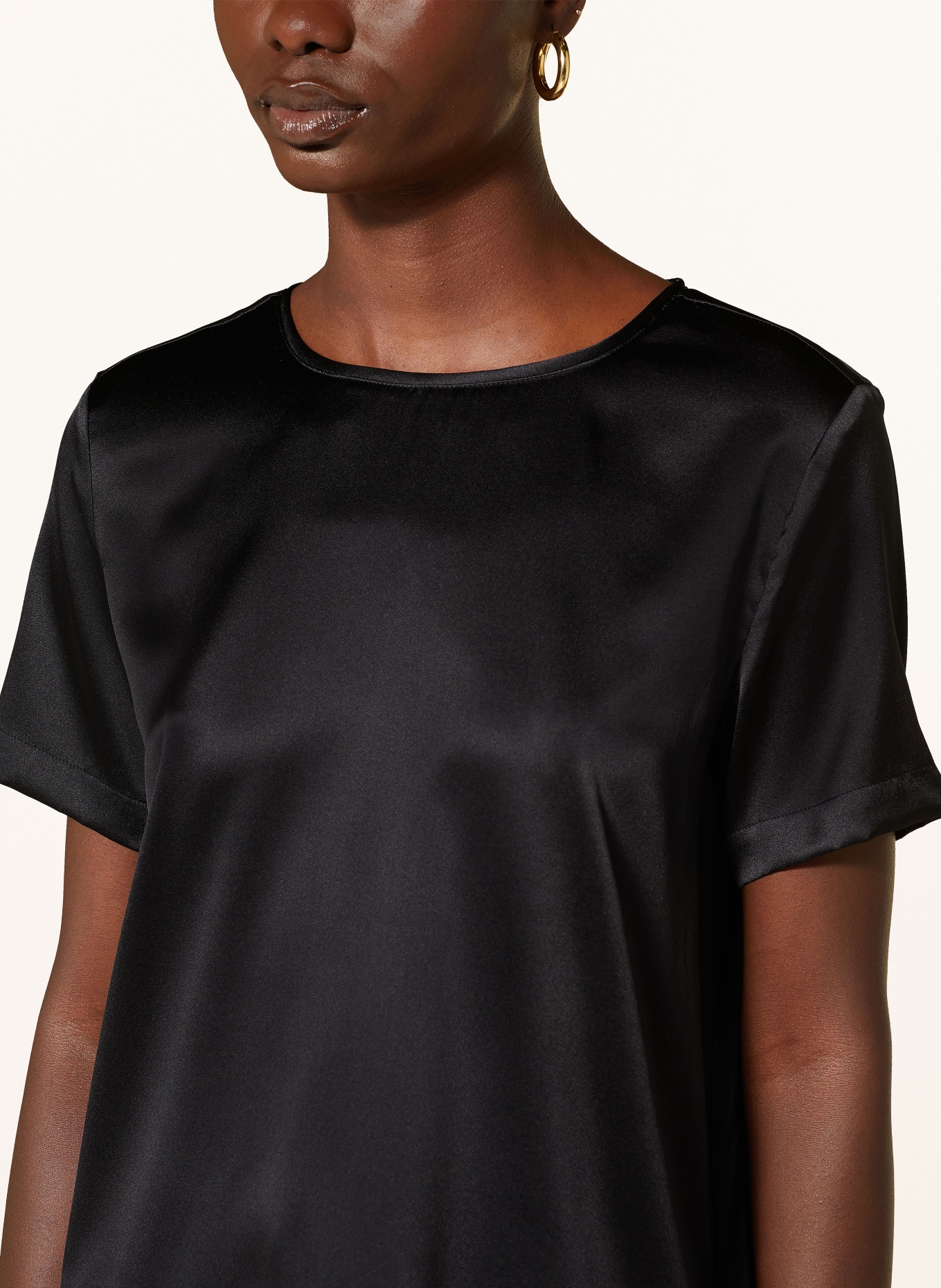 MRS & HUGS Halenka z hedvábí: ČERNÁ