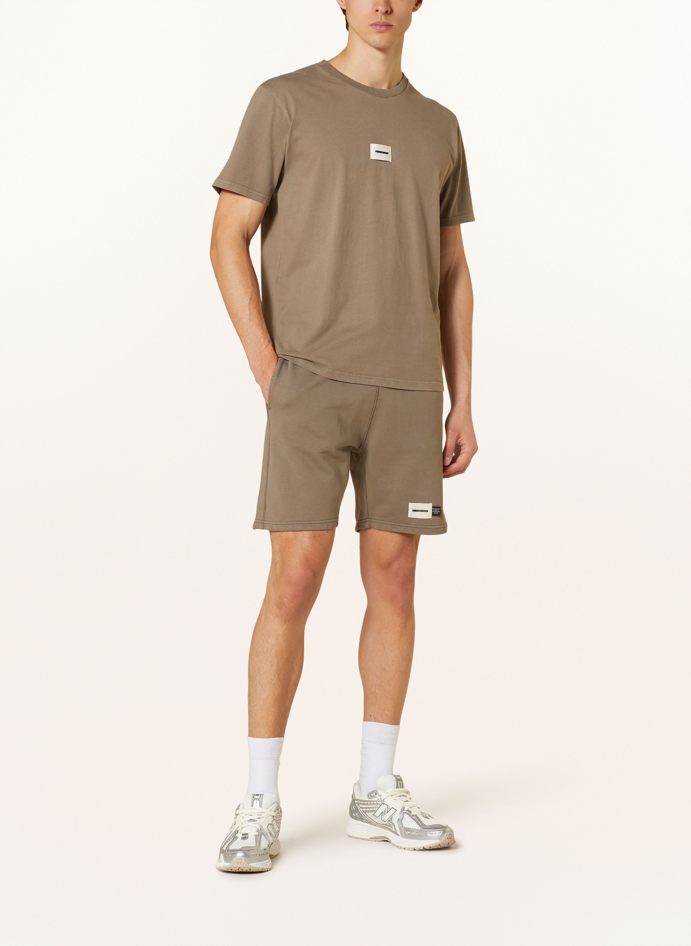 FINGERSCROSSED Sweat shorts MOVEMENT, Color: OLIVE (Image 2)