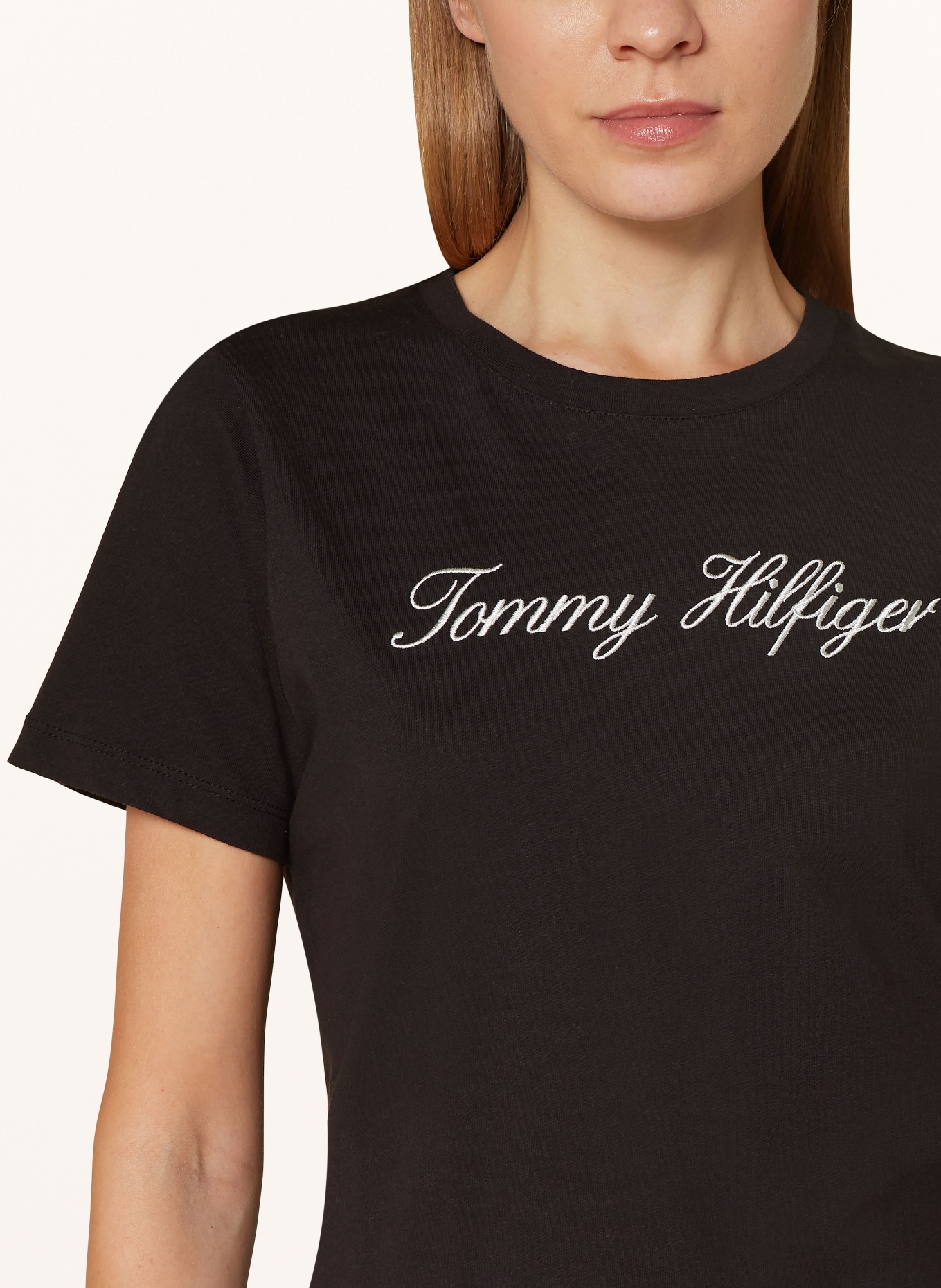 TOMMY HILFIGER T-Shirt: SCHWARZ