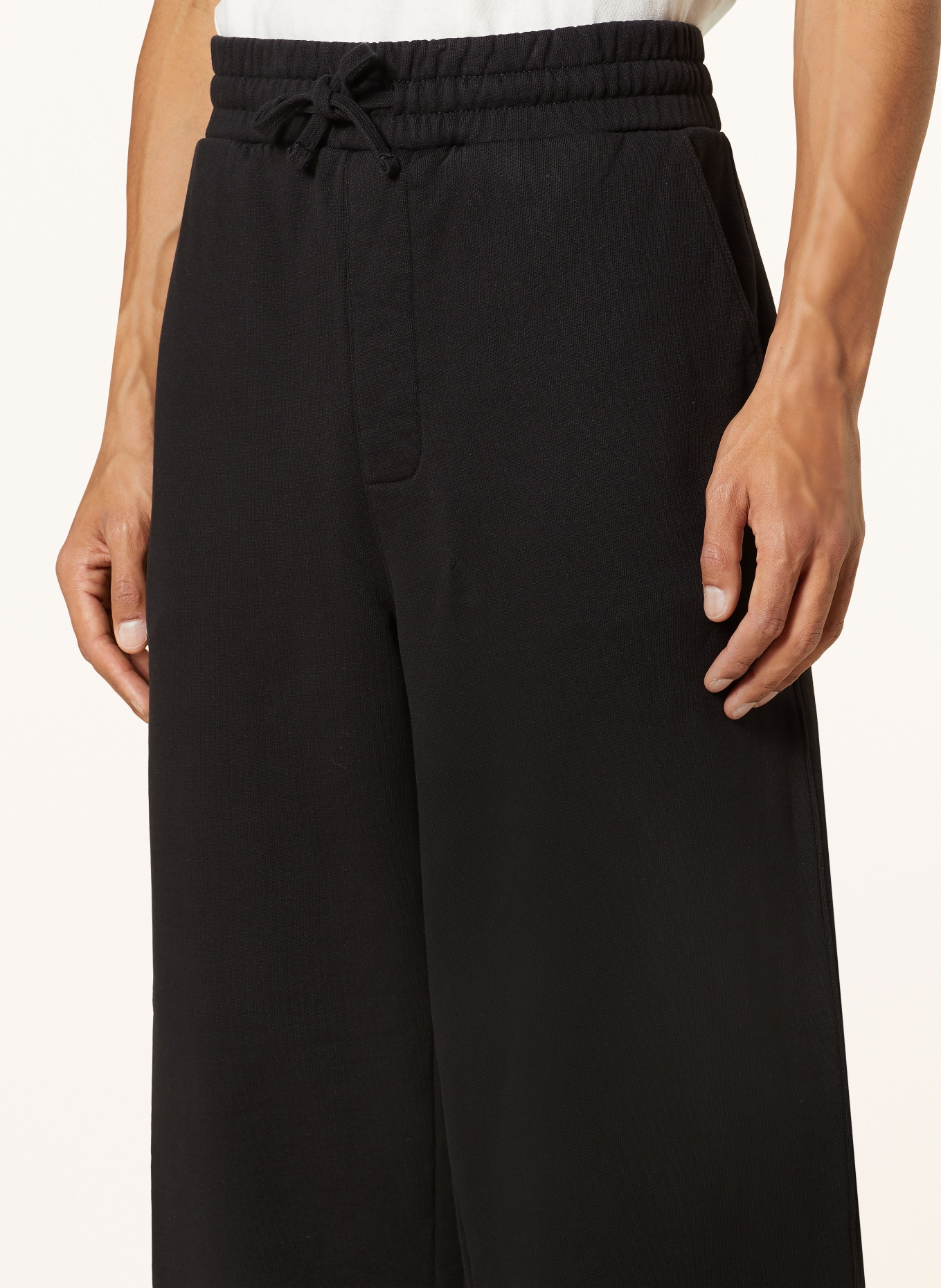 ALLSAINTS Spodnie dresowe CHESTER, Kolor: CZARNY (Obrazek 5)