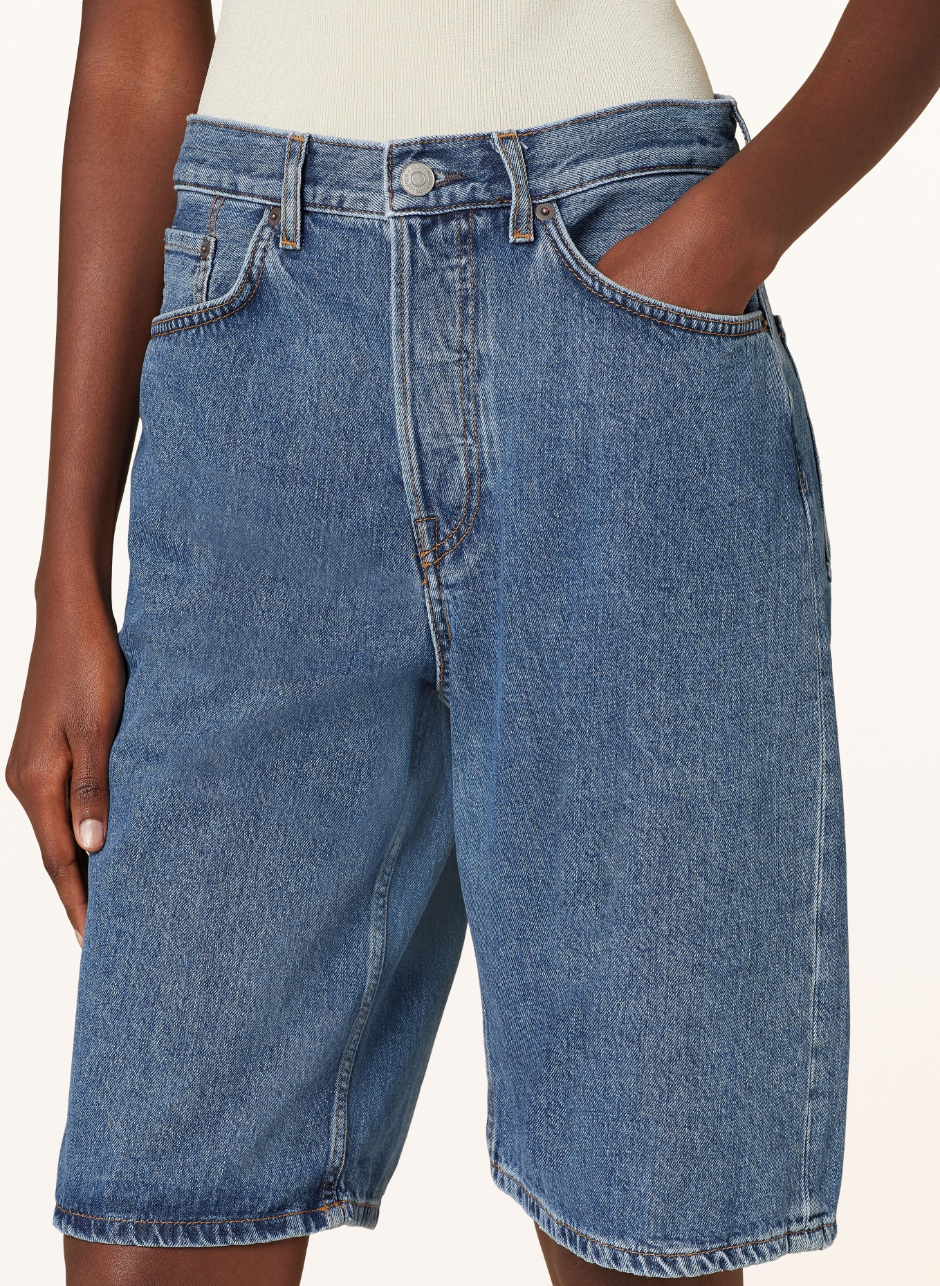 COS Szorty jeansowe, Kolor: NIEBIESKI (Obrazek 5)